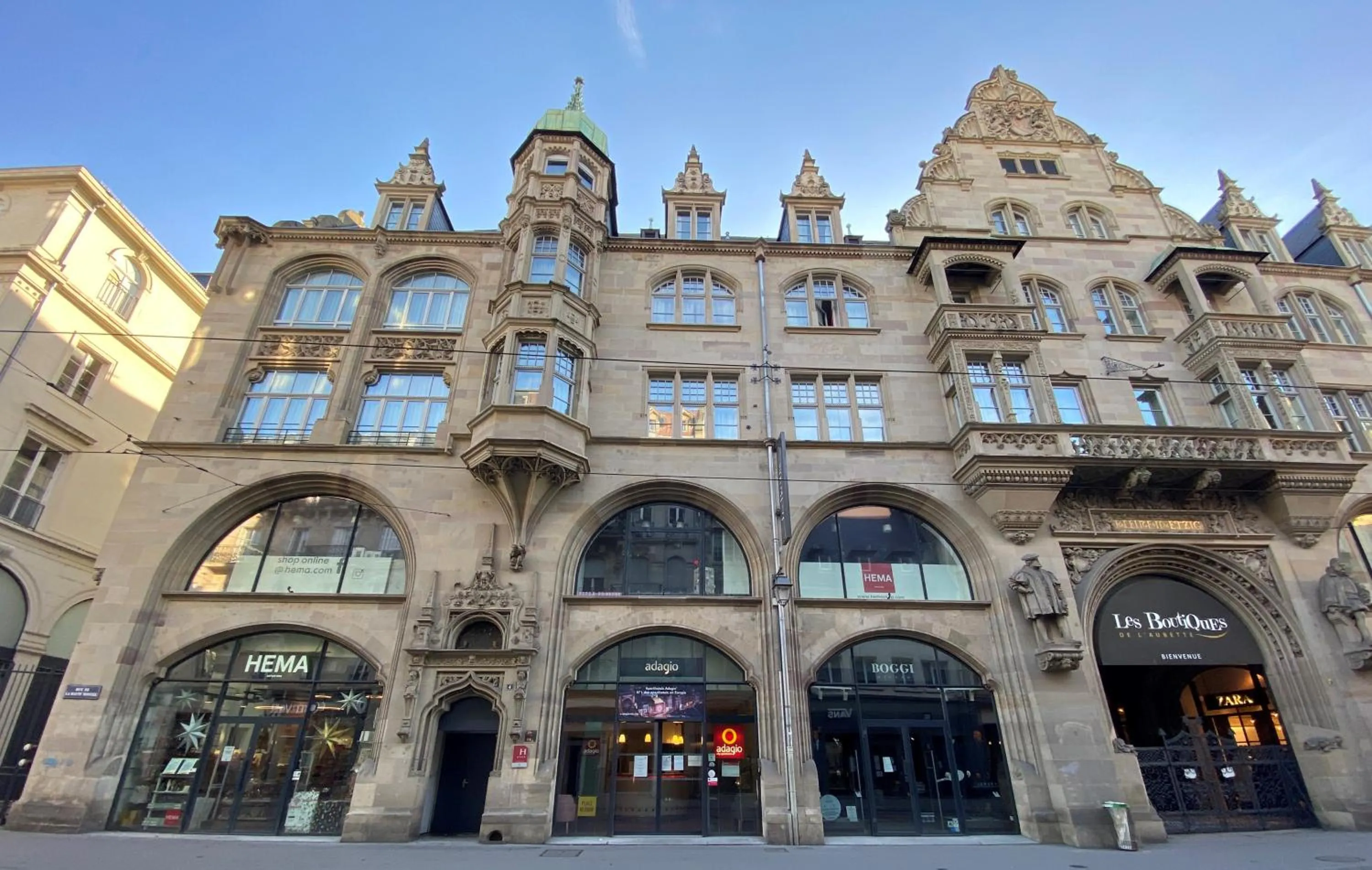 Property building in Aparthotel Adagio Strasbourg Place Kleber