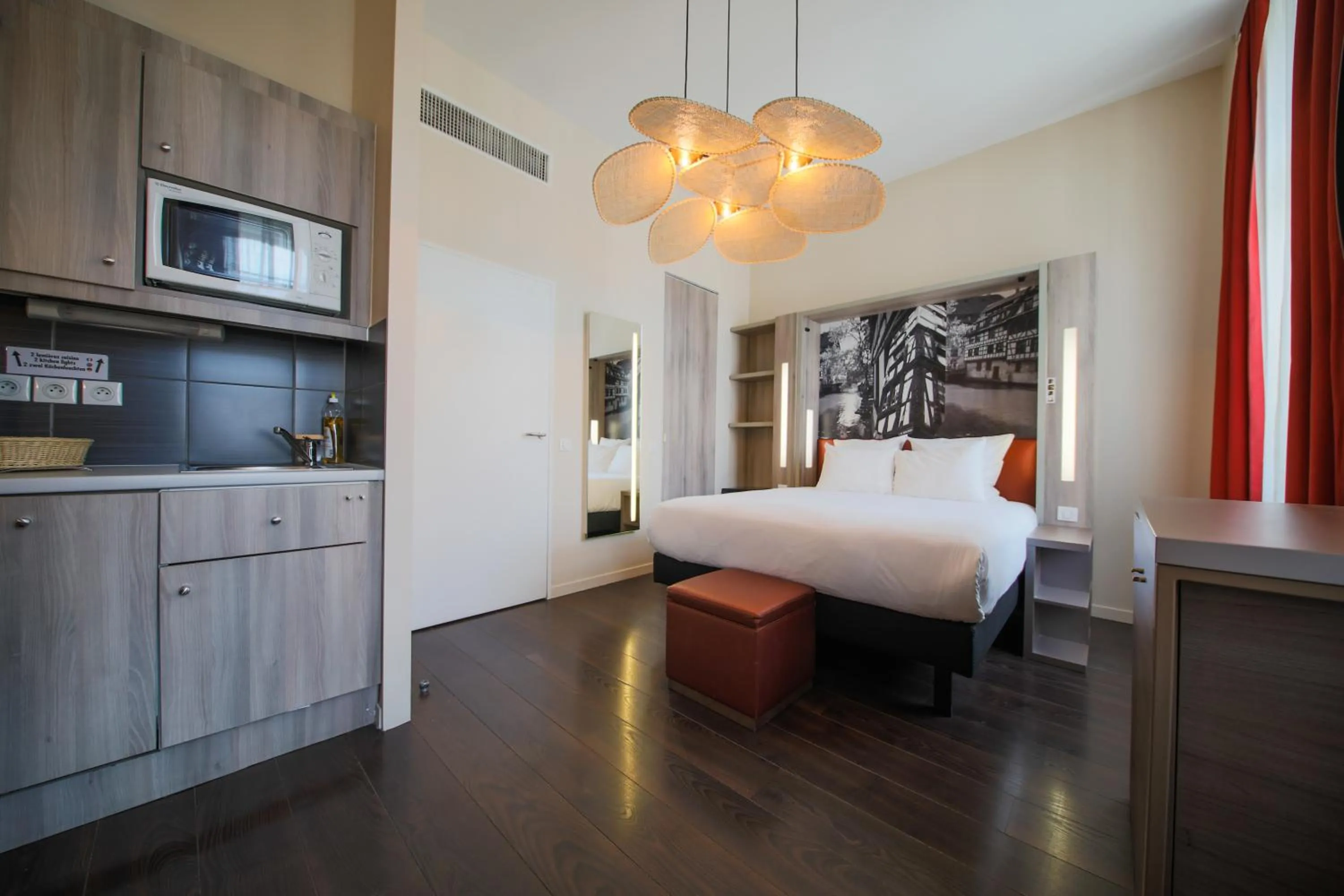Bed in Aparthotel Adagio Strasbourg Place Kleber