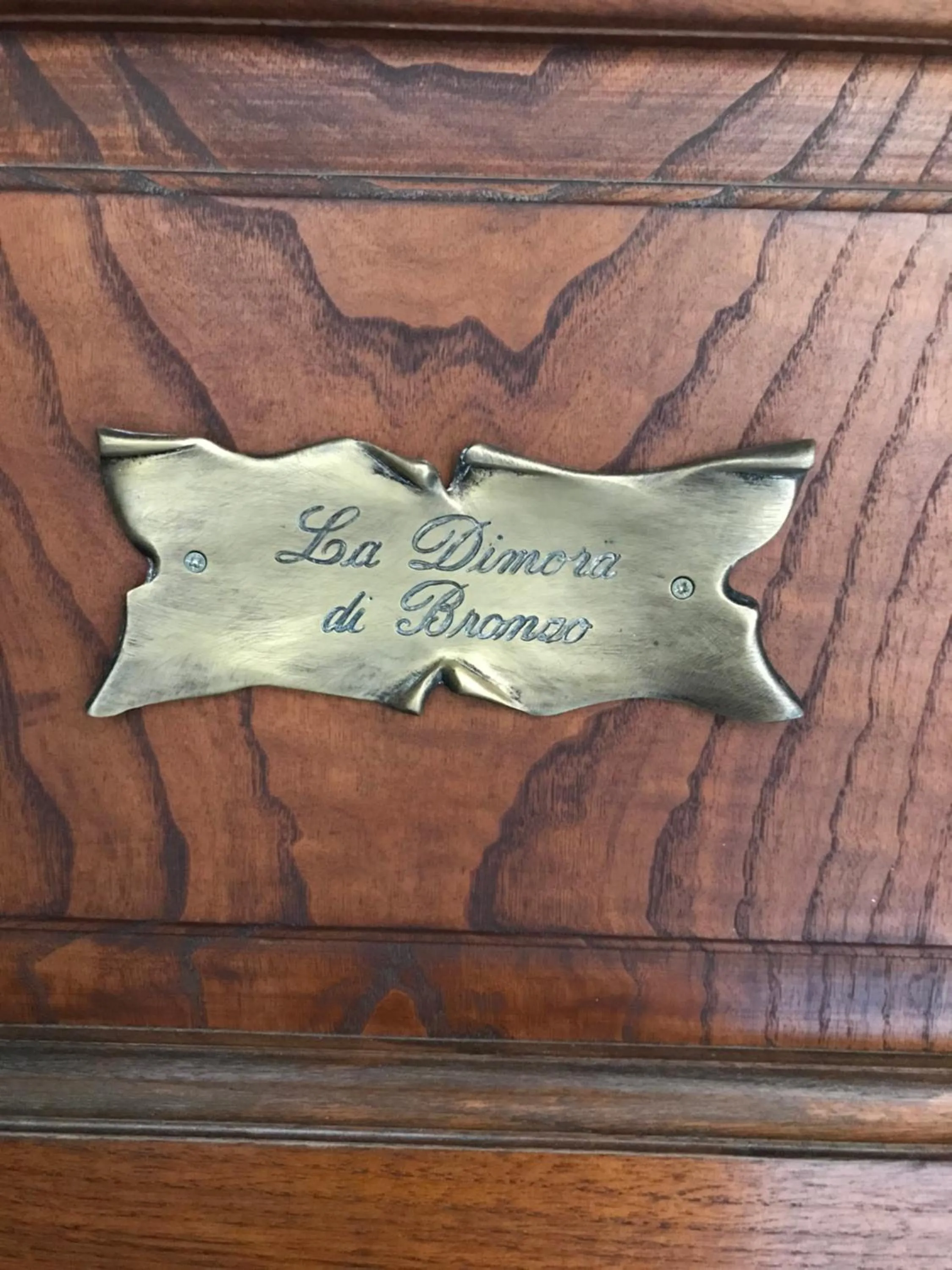 Property logo or sign in La dimora di bronzo