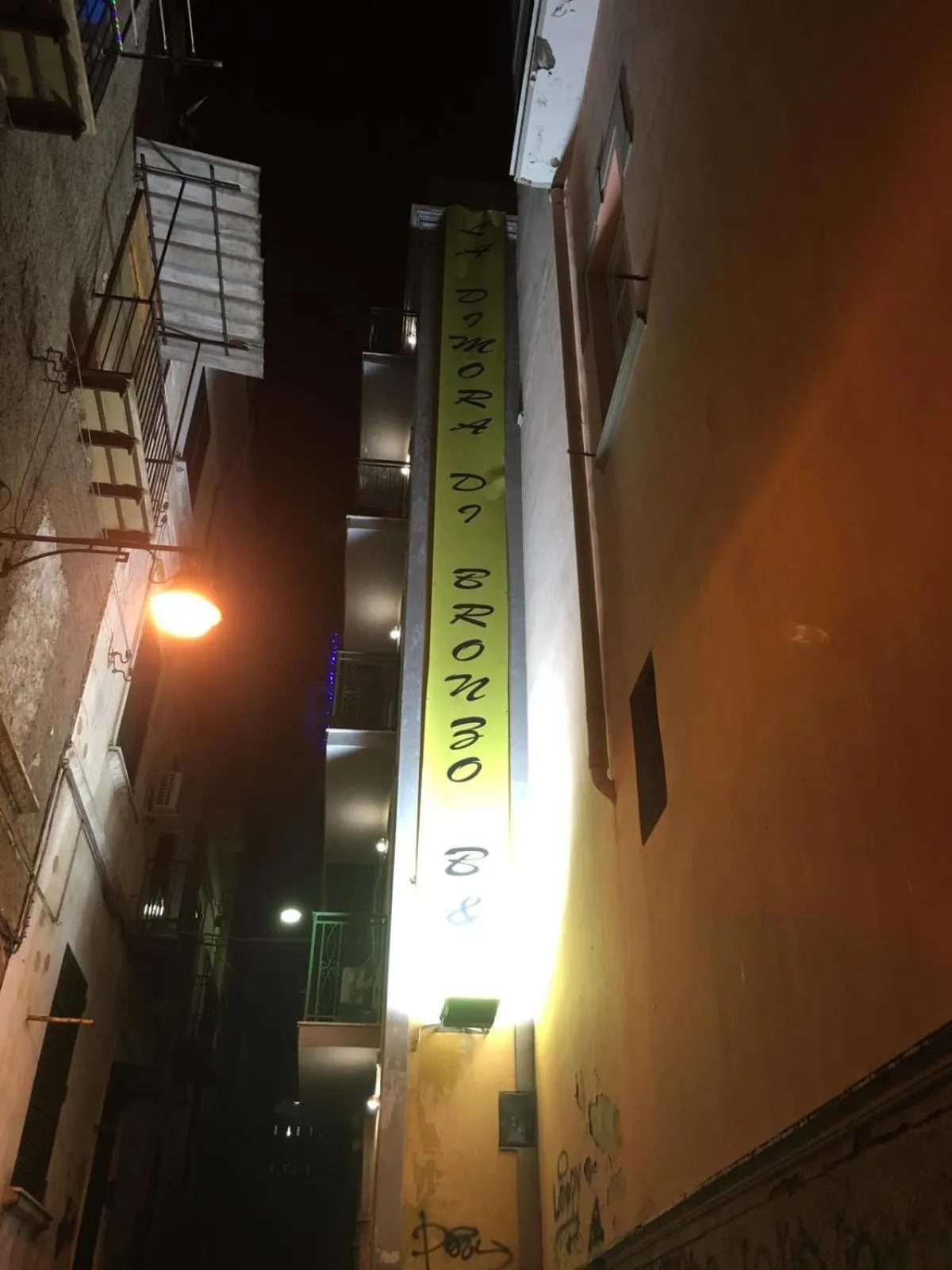 Property building in La dimora di bronzo