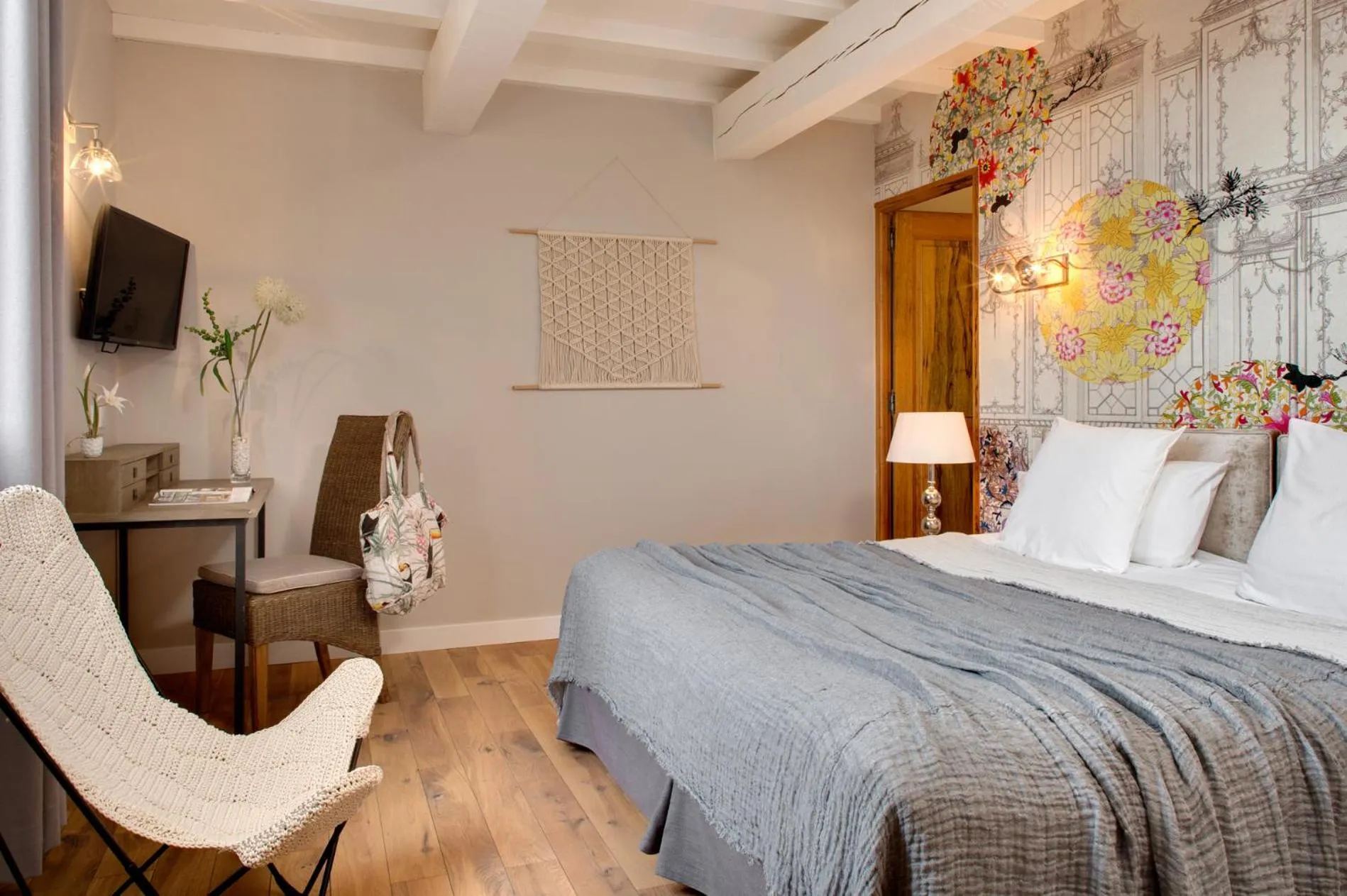 Bed in Hôtel Le Pré Saint Michel