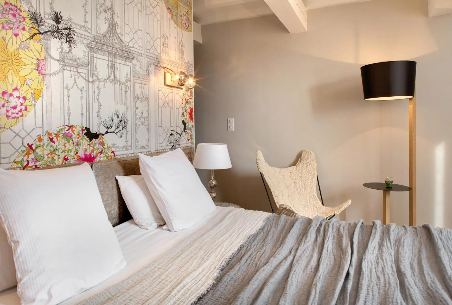 Bed in Hôtel Le Pré Saint Michel