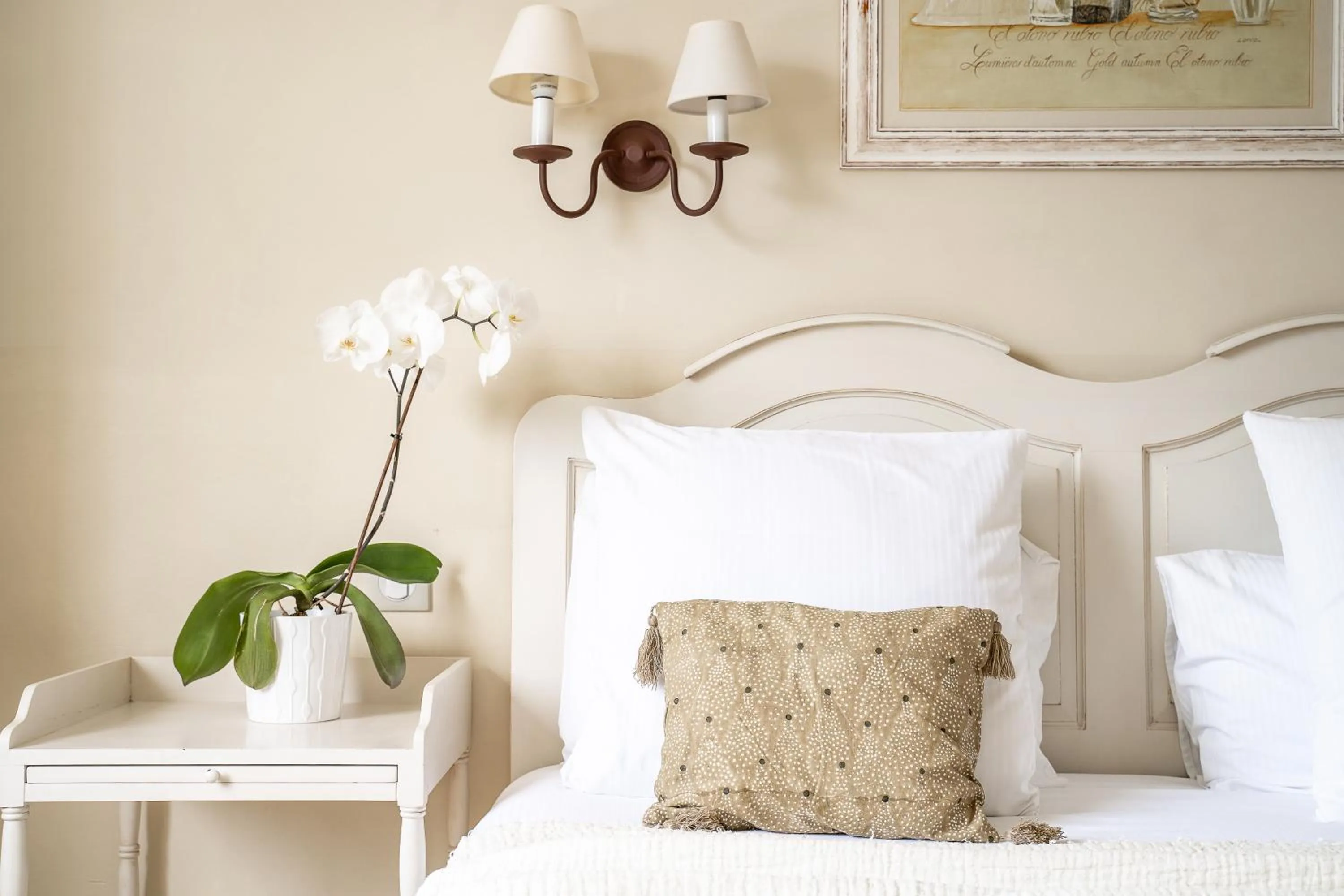 Bed in Hôtel Le Pré Saint Michel