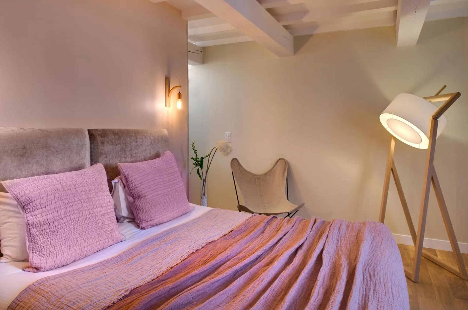 Bed in Hôtel Le Pré Saint Michel