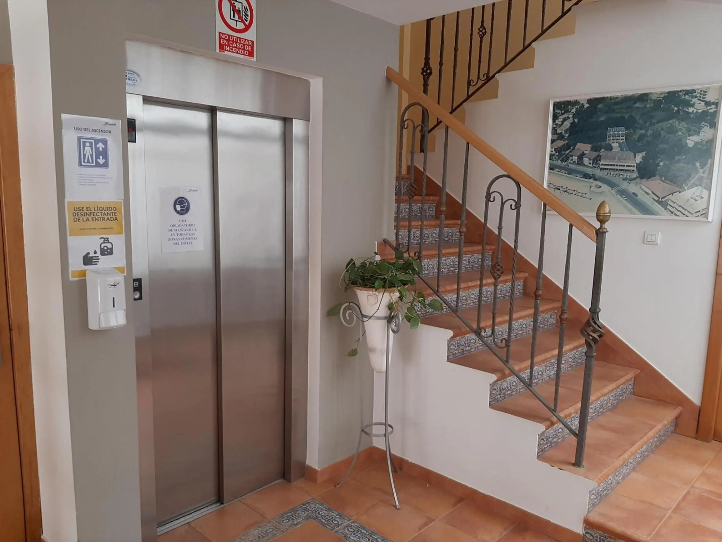 elevator in Hotel Marycielo