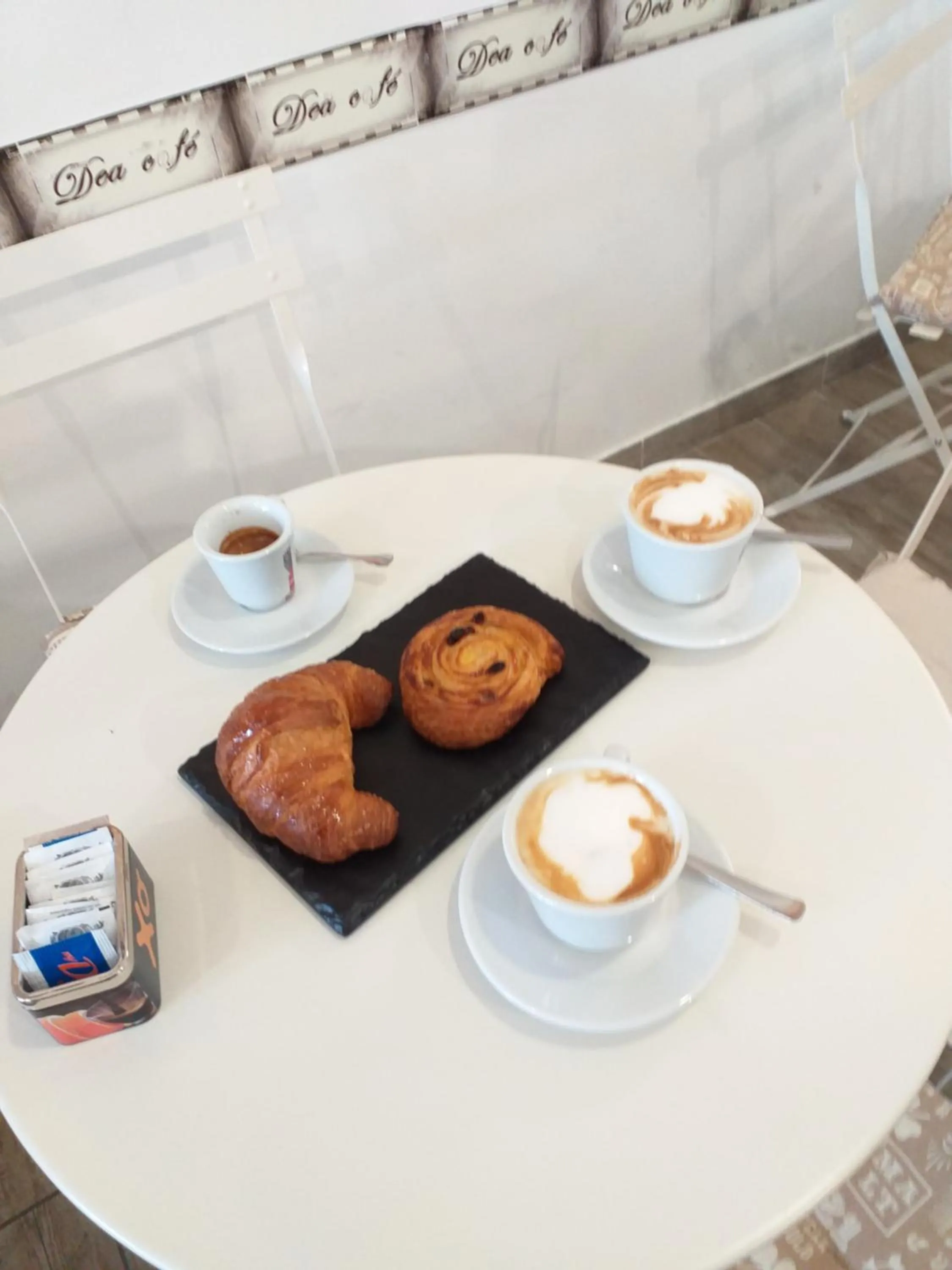 Food and drinks in B&B Acquamarina