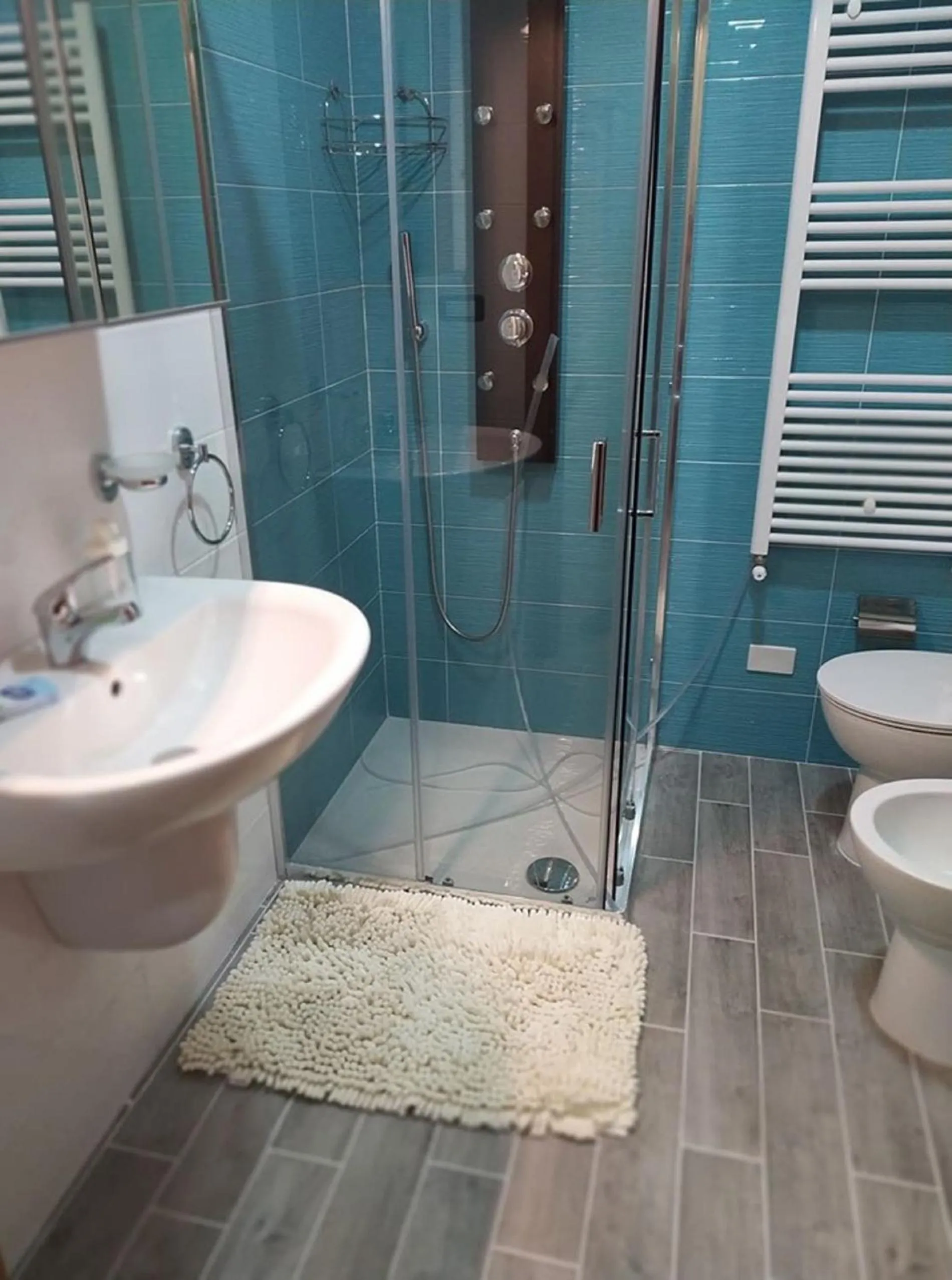 Shower in La Torre B&B