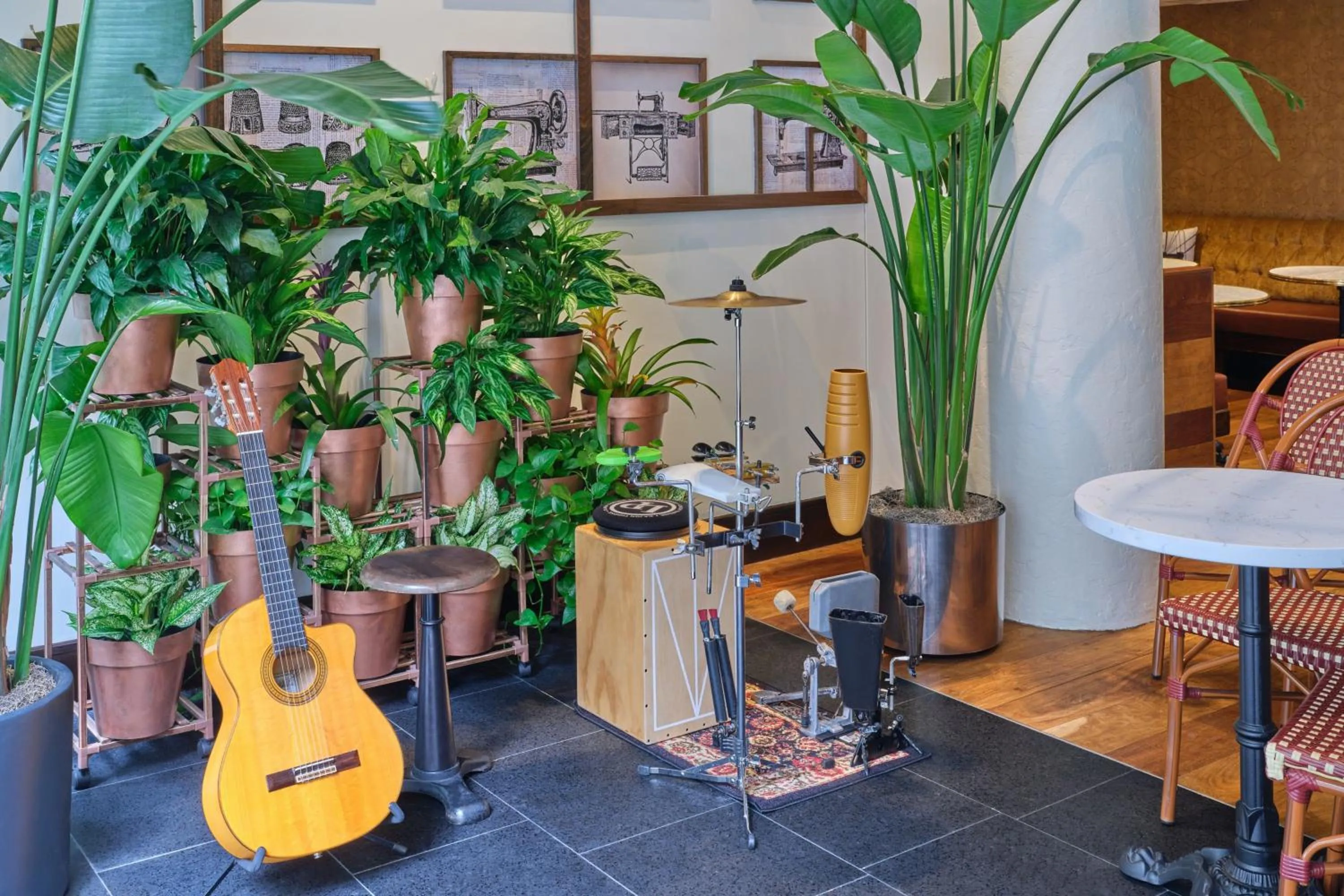 Lounge or bar in Marriott Vacation Club®, New York City 