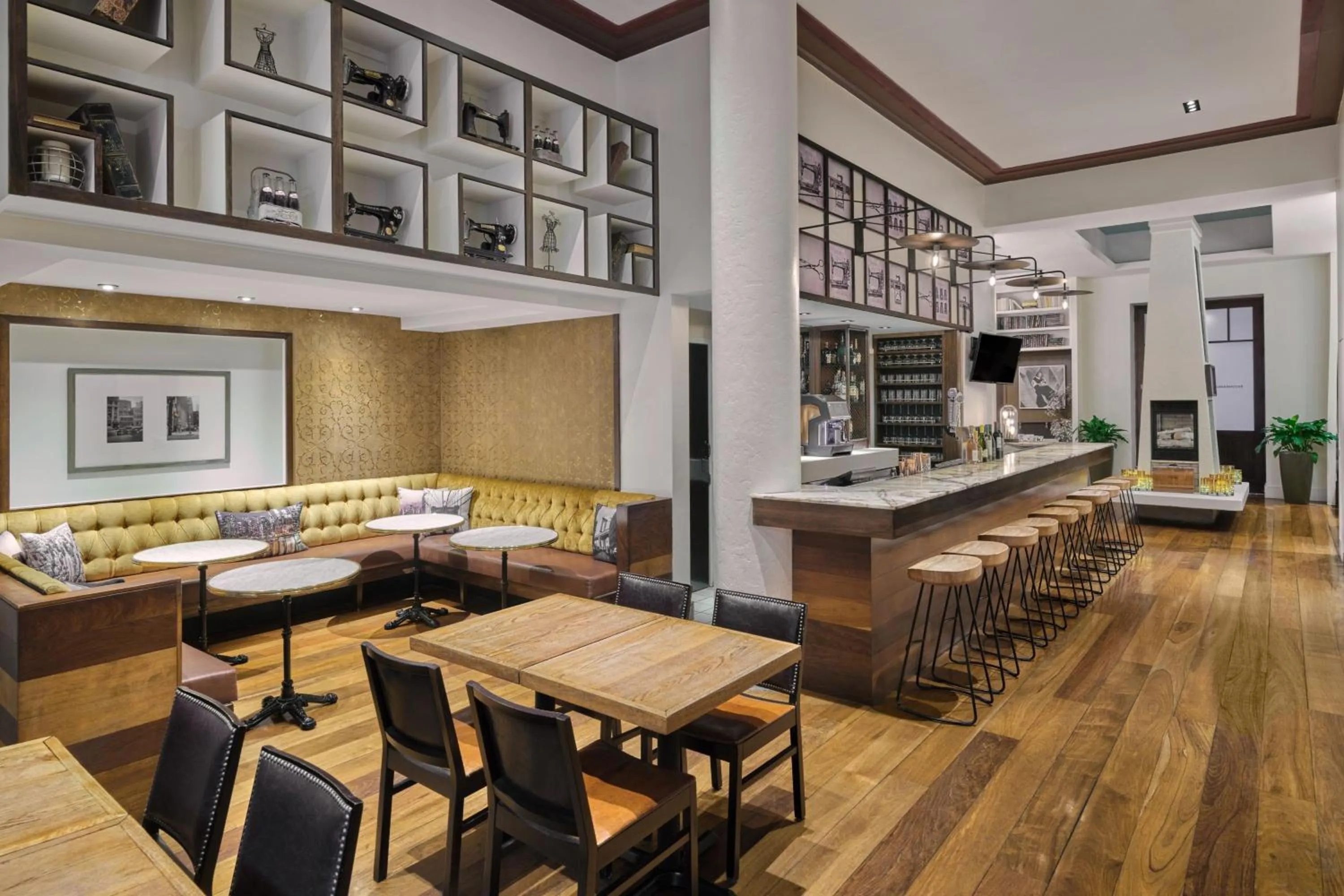 Lounge or bar in Marriott Vacation Club®, New York City 