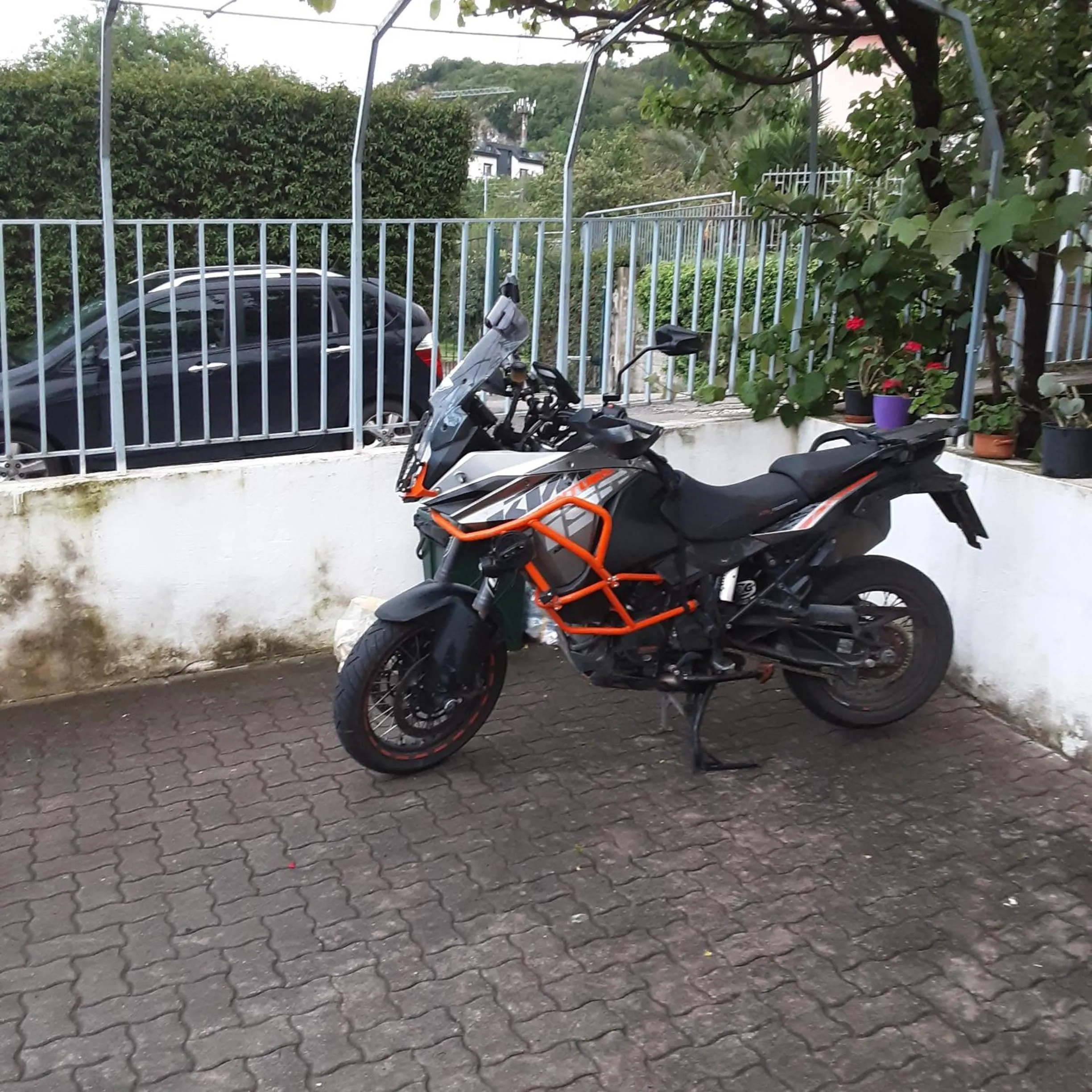 Parking in AceroRosso B&B