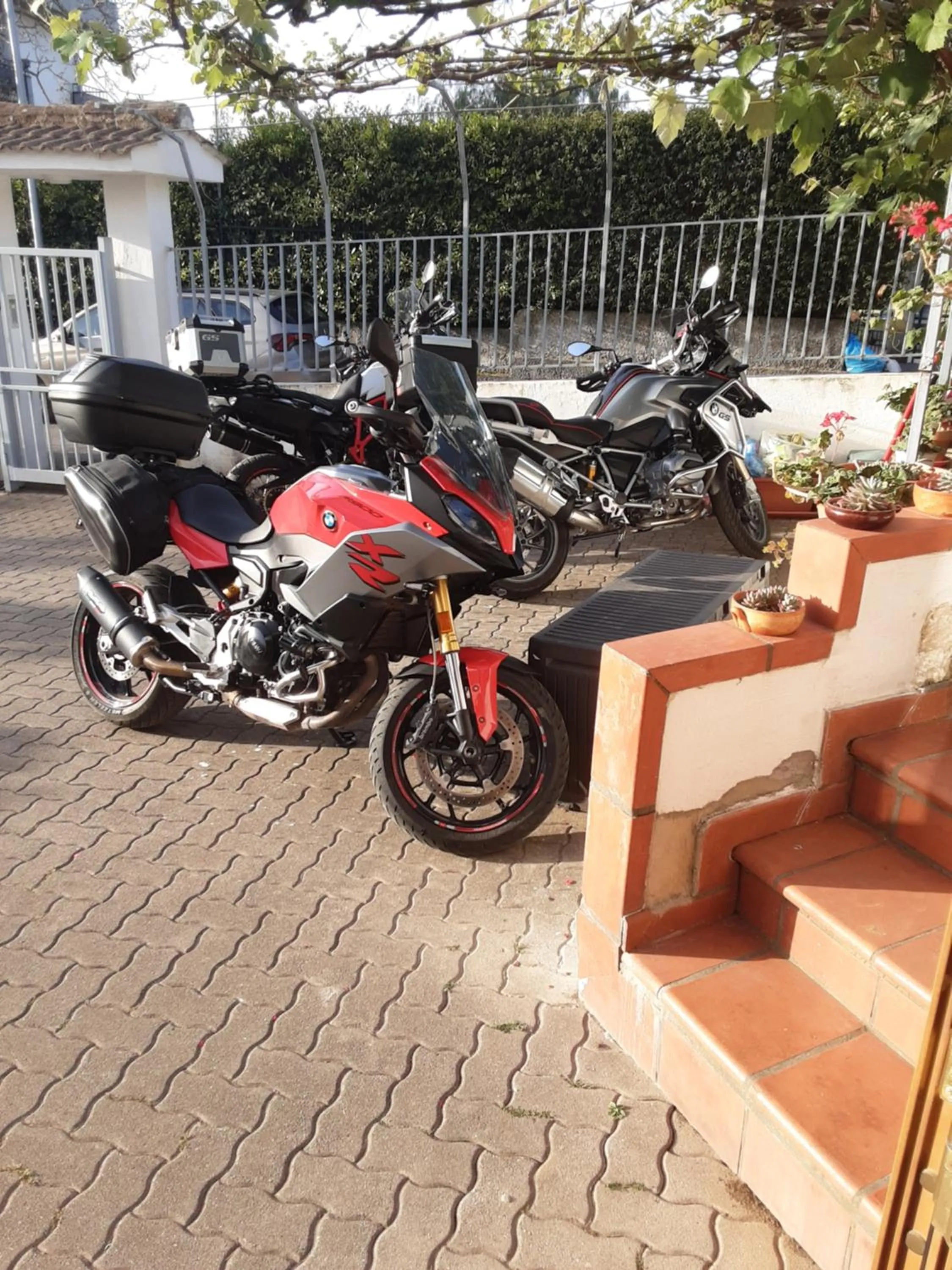 Parking in AceroRosso B&B
