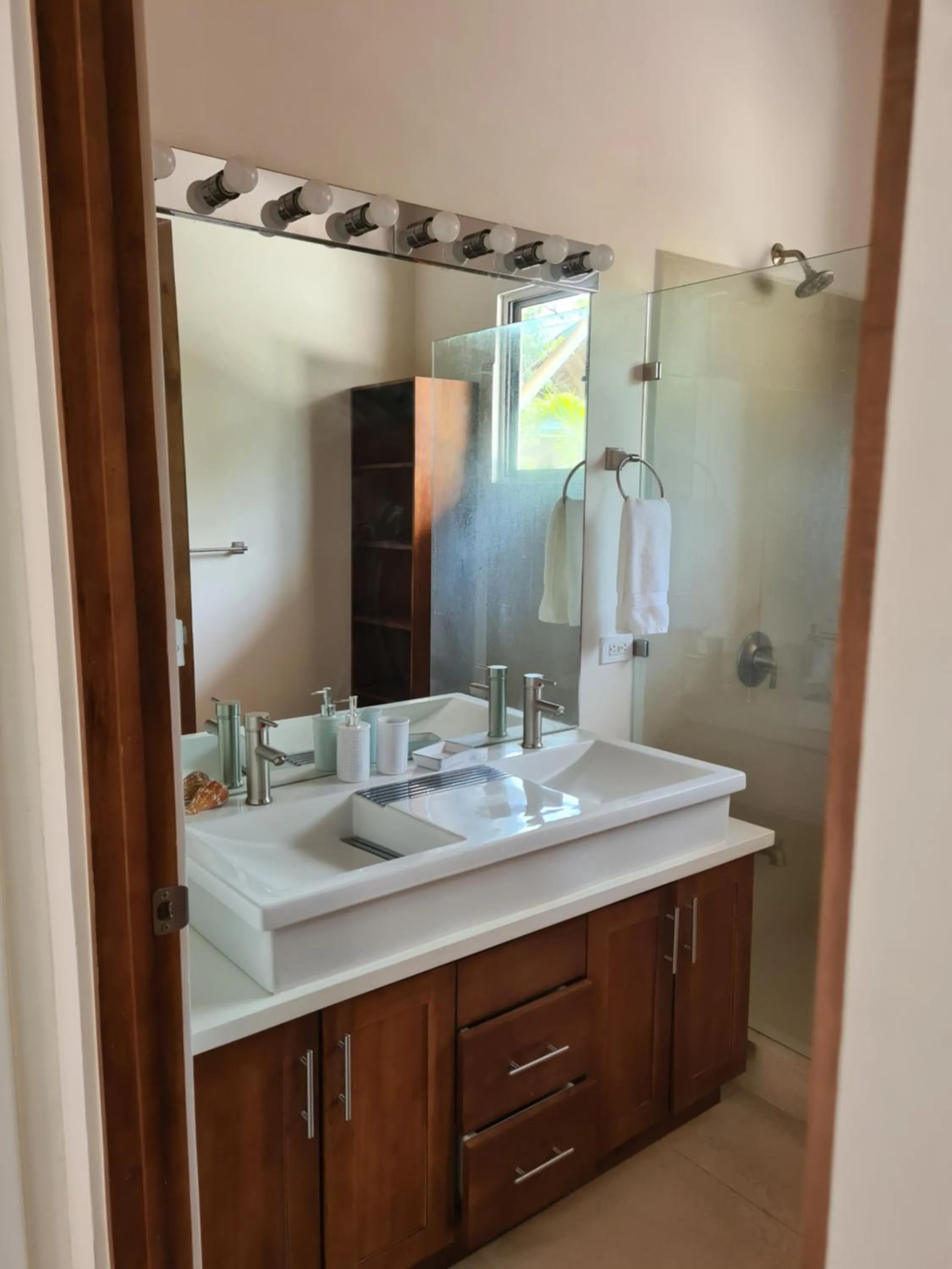 Bathroom in Ride On! Surf Hotel