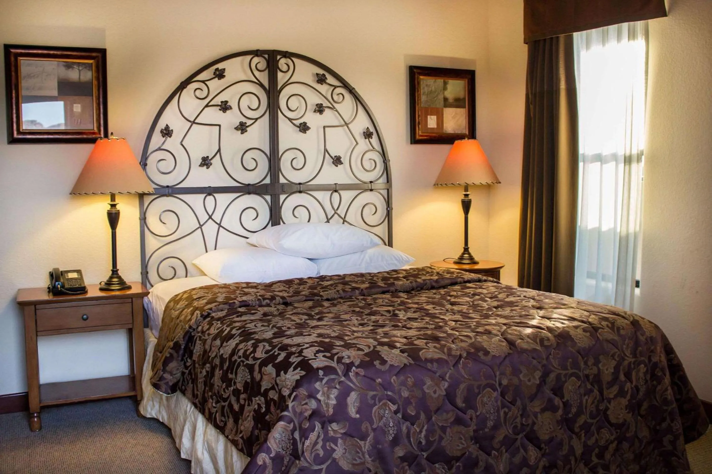 Bedroom, Bed in Bluegreen Vacations Cibola Vista Resort and Spa, an Ascend Collection Resort