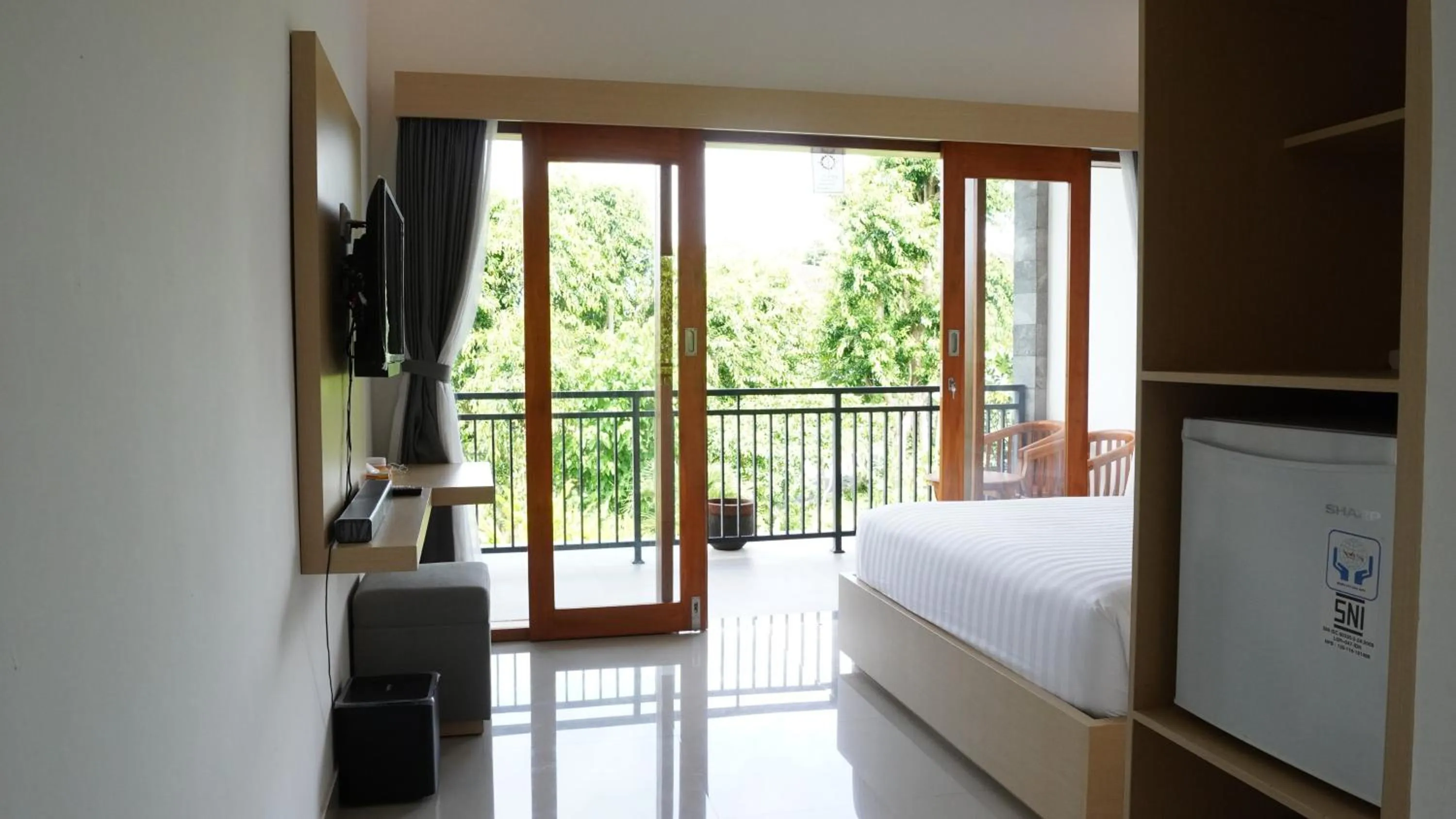 Bed in Artaloka Hotel & Restaurant