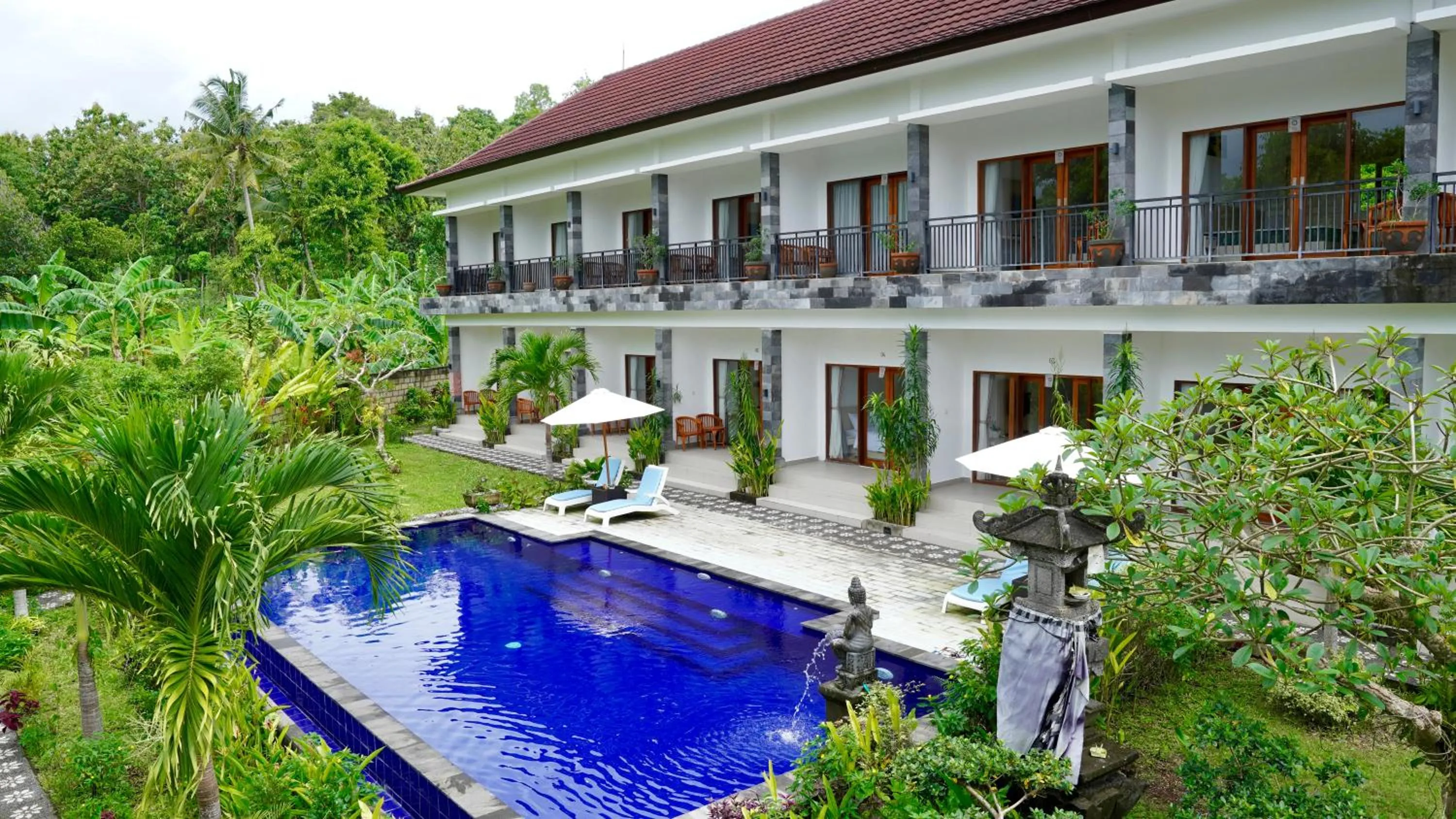 Swimming pool in Artaloka Hotel & Restaurant