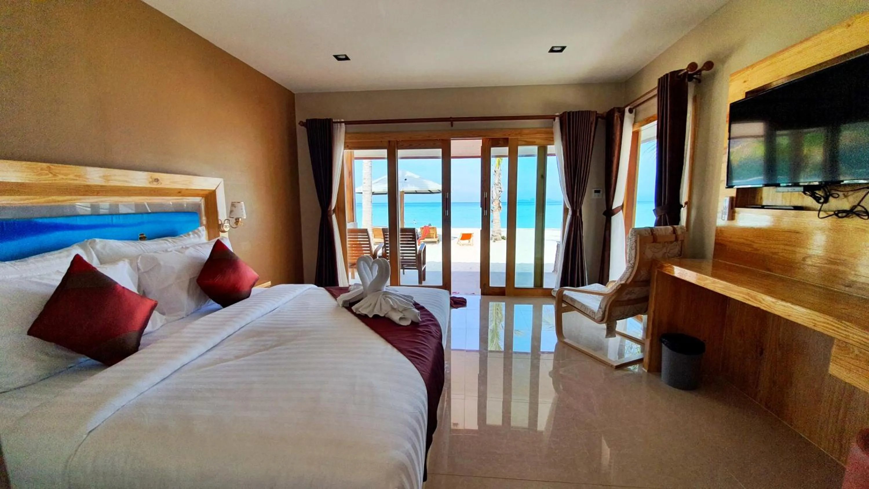 Photo of the whole room, Bed in Zodiac Seesun Resort