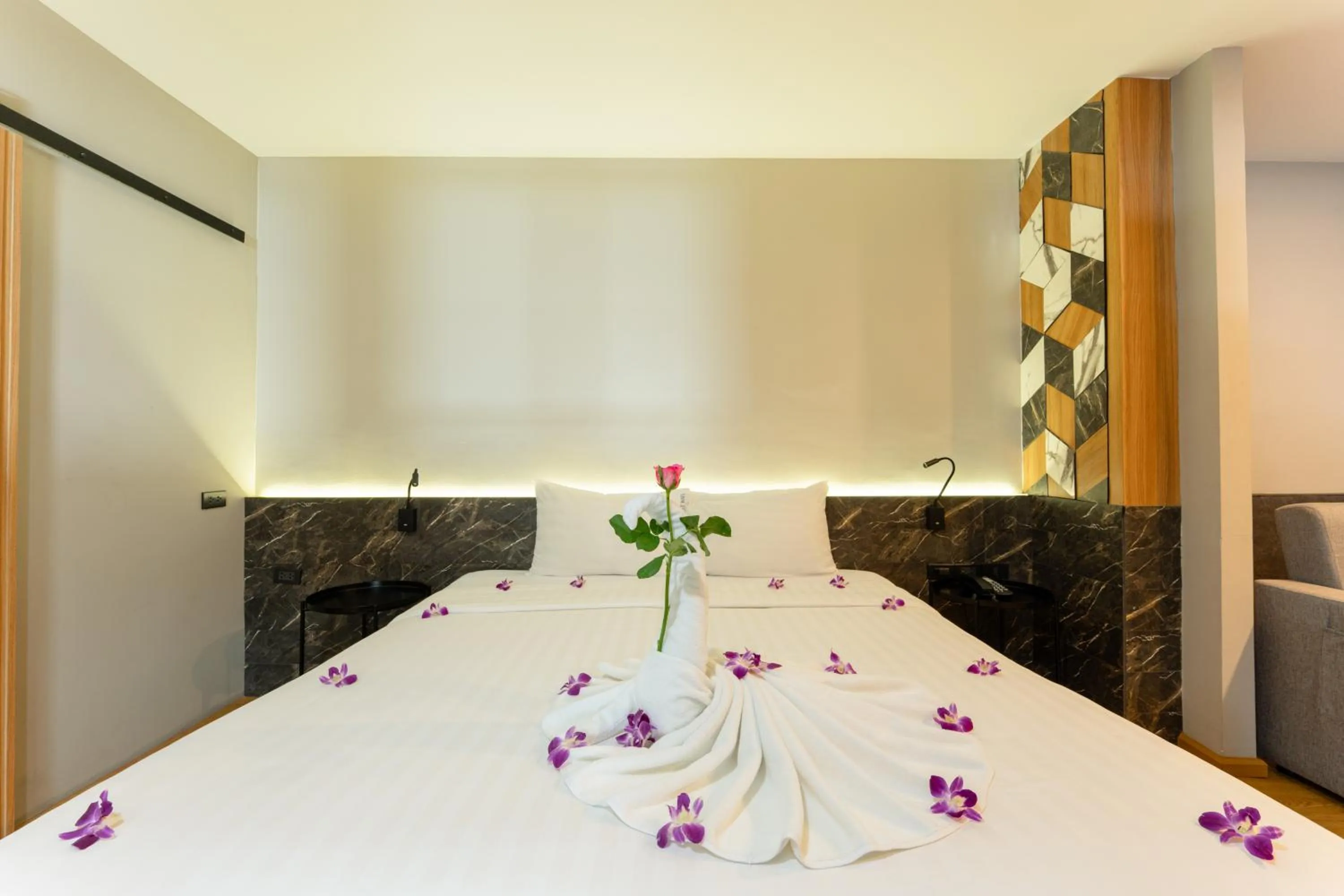 Bed in Sky Wave Patong