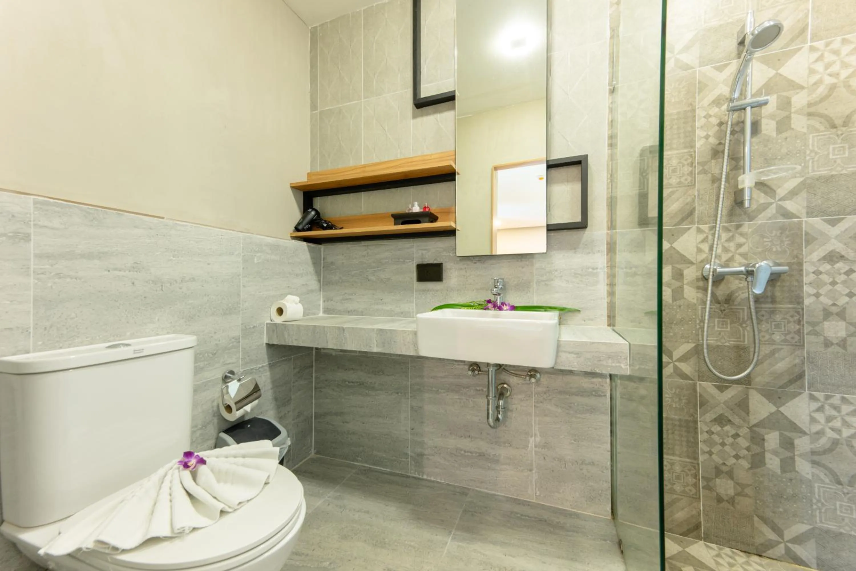 Shower in Sky Wave Patong