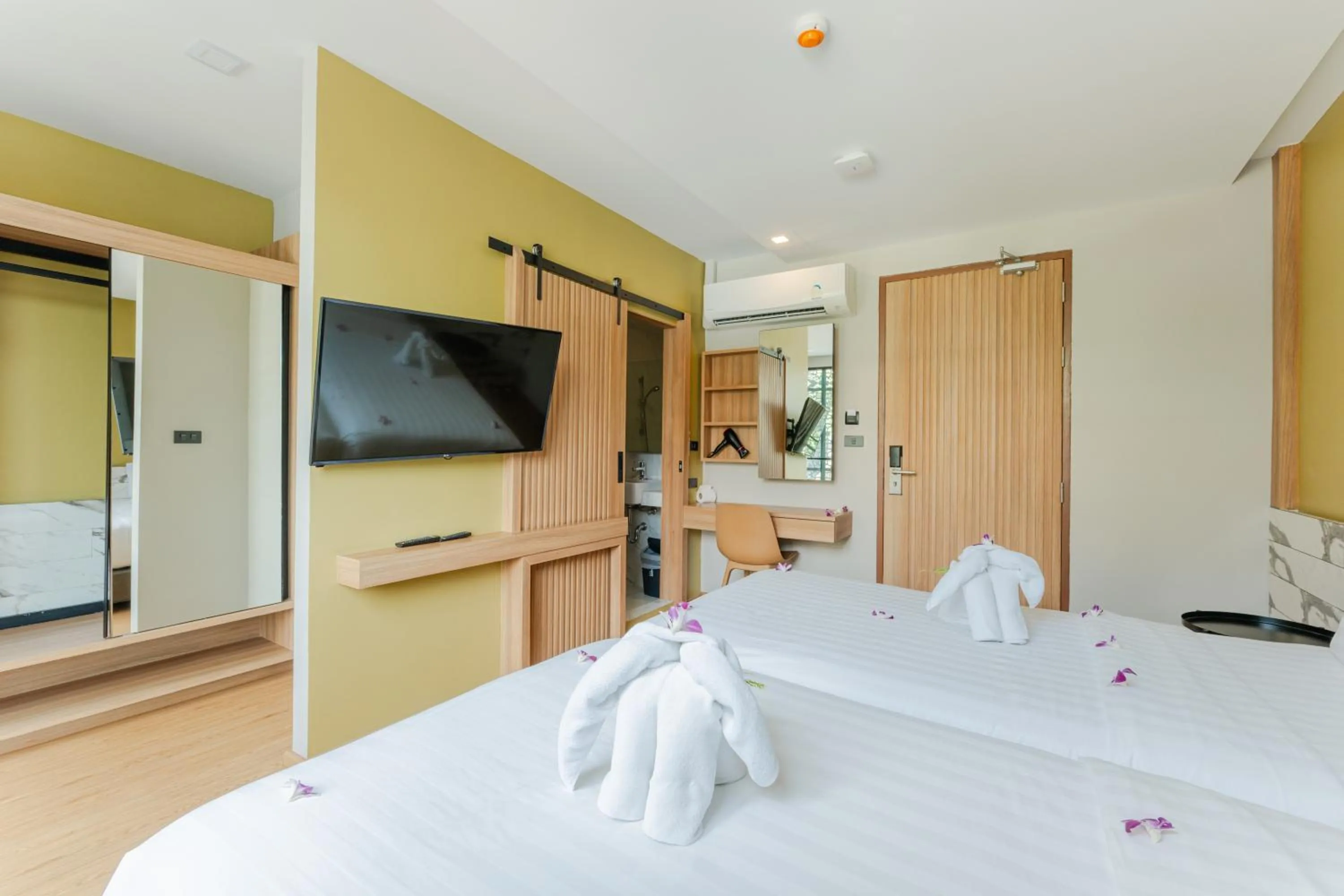 Bed in Sky Wave Patong