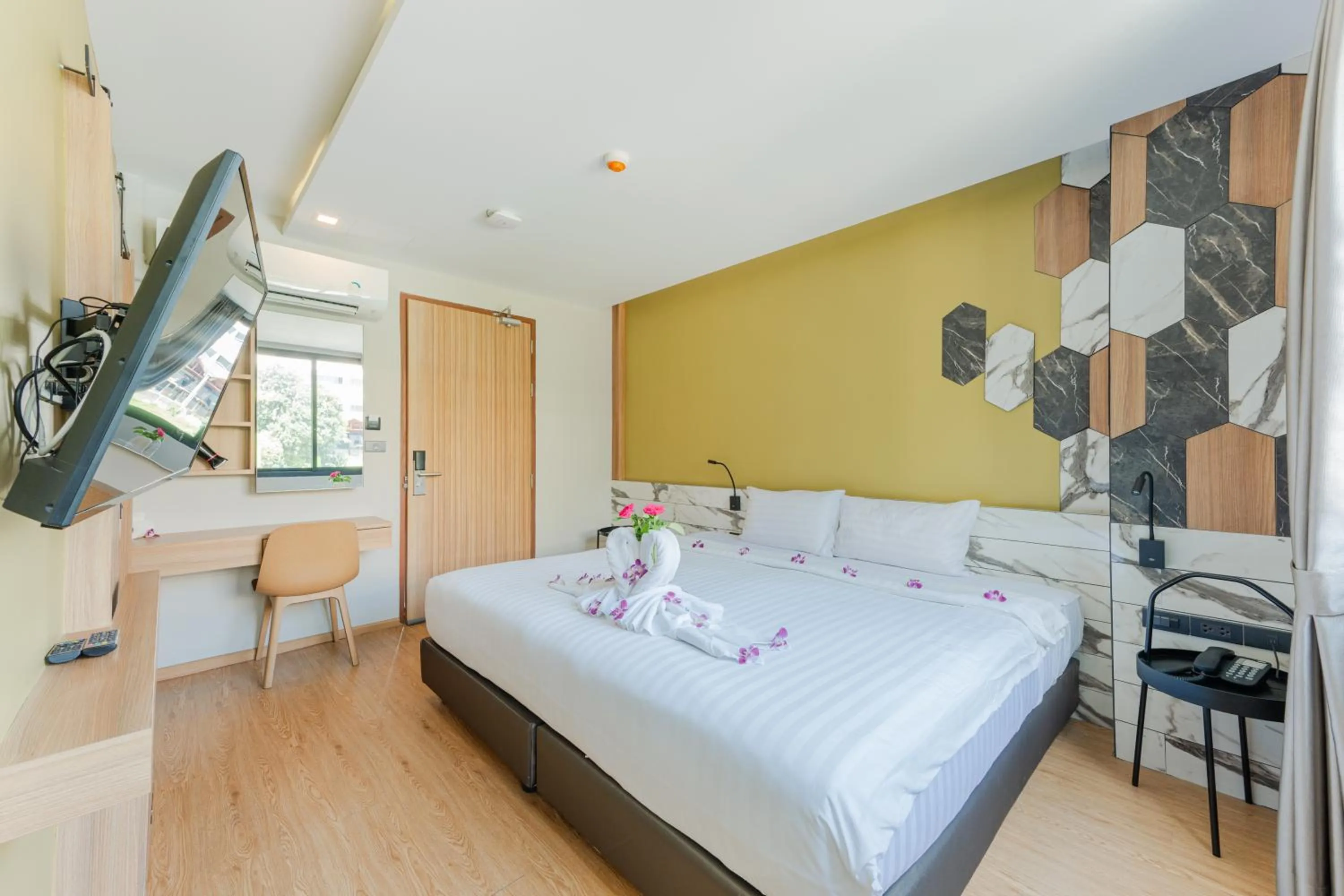 Bedroom, Bed in Sky Wave Patong
