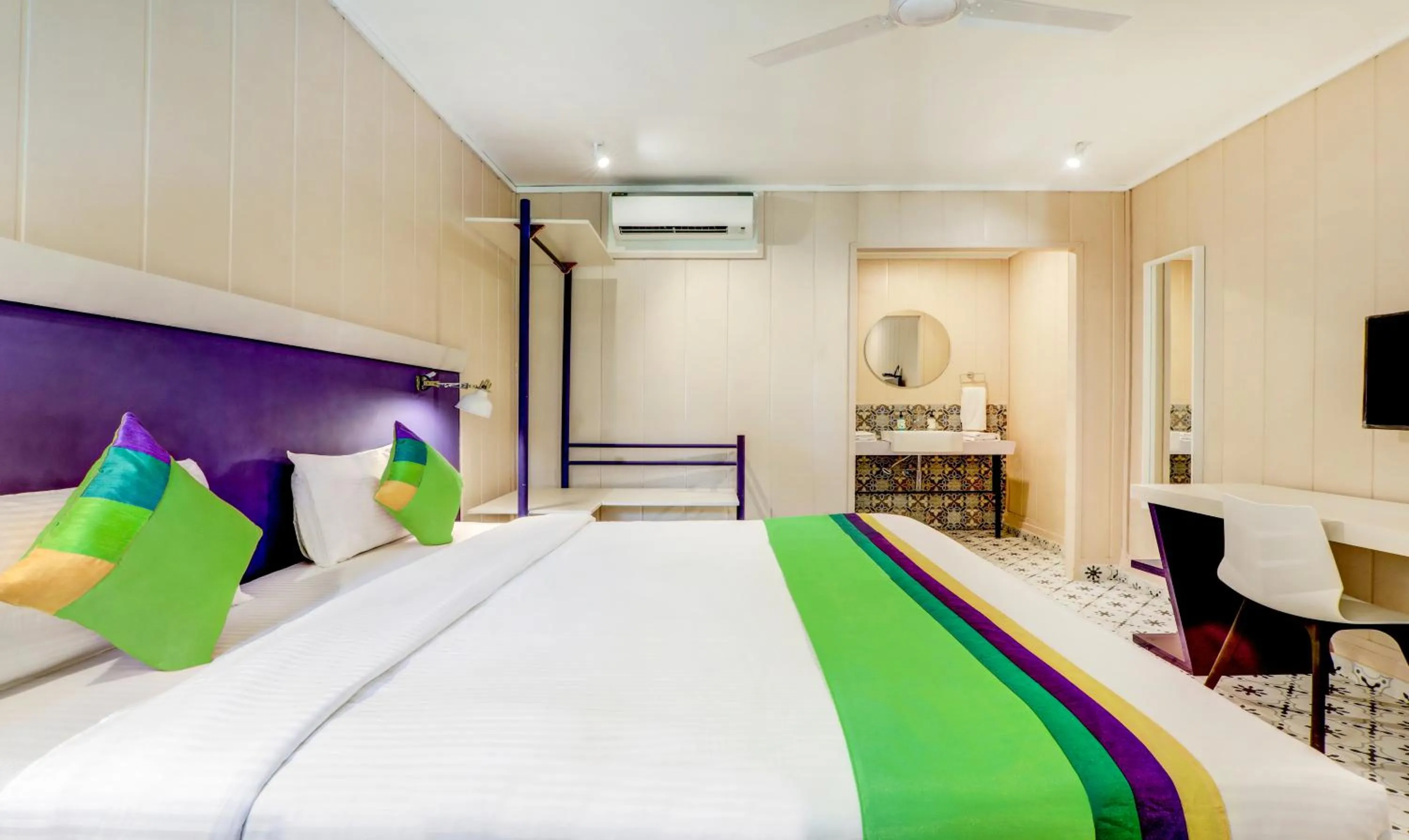 Bedroom, Bed in Treebo Morjim Banyan Resort