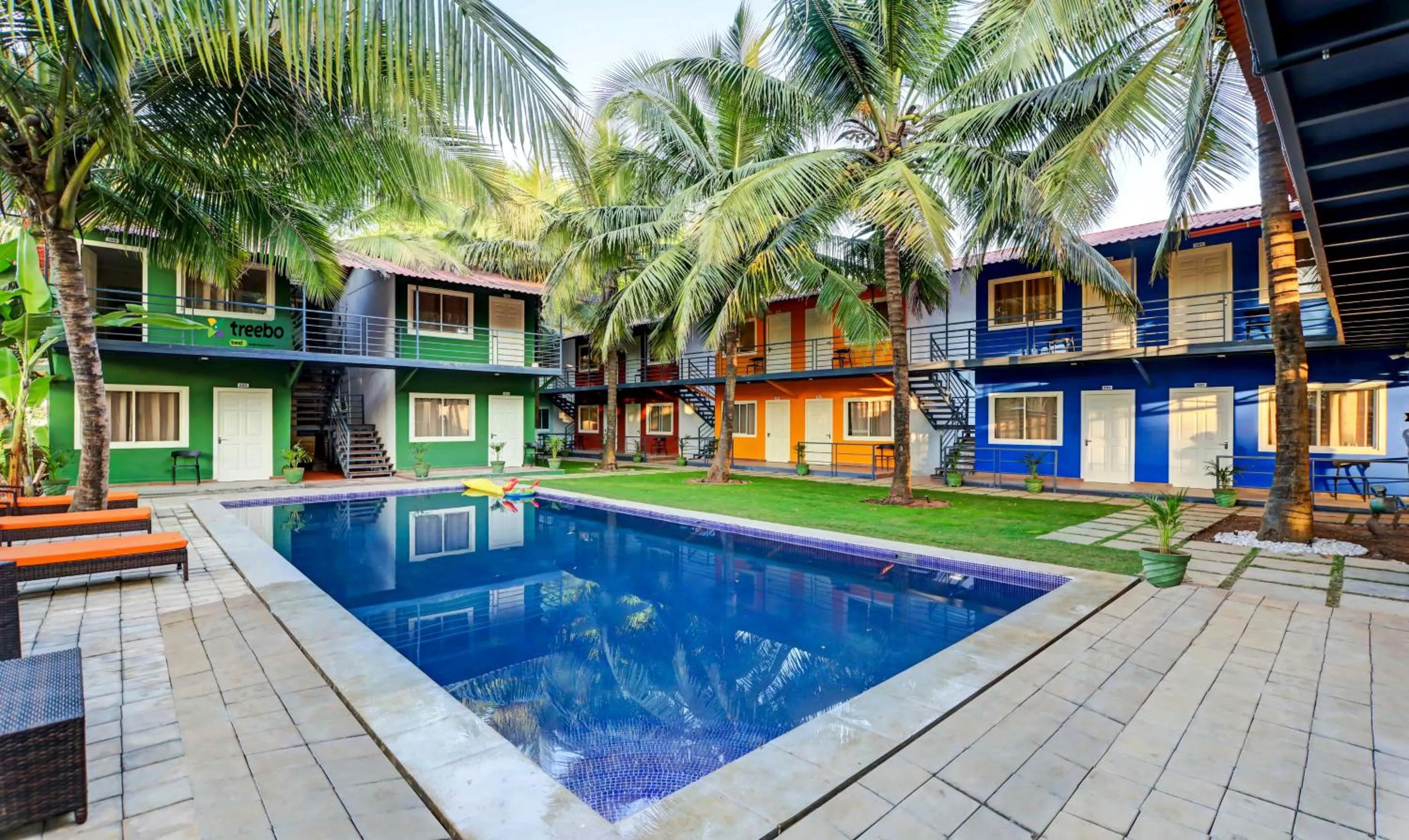 Swimming pool in Treebo Morjim Banyan Resort