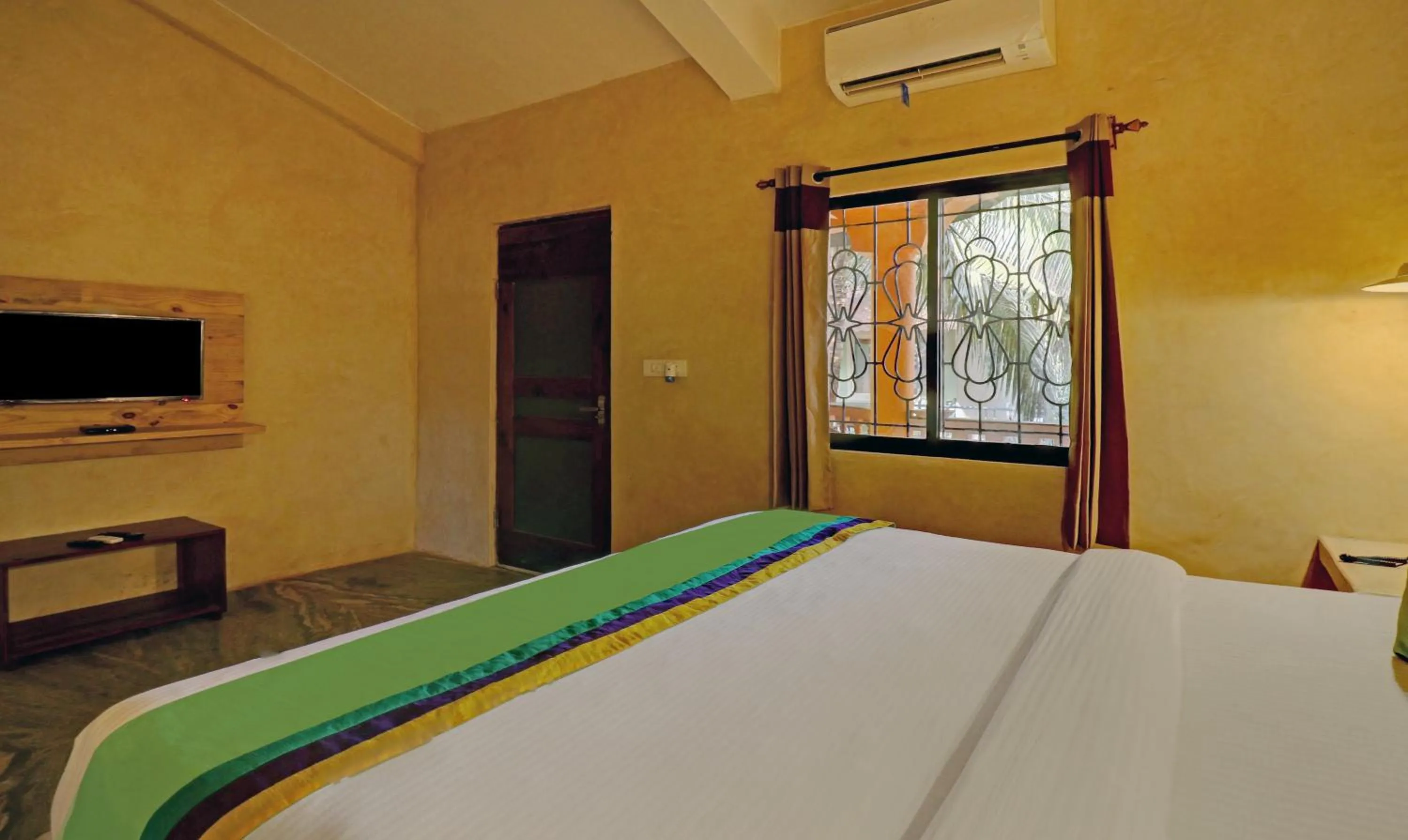 Bedroom, Bed in Treebo Morjim Banyan Resort