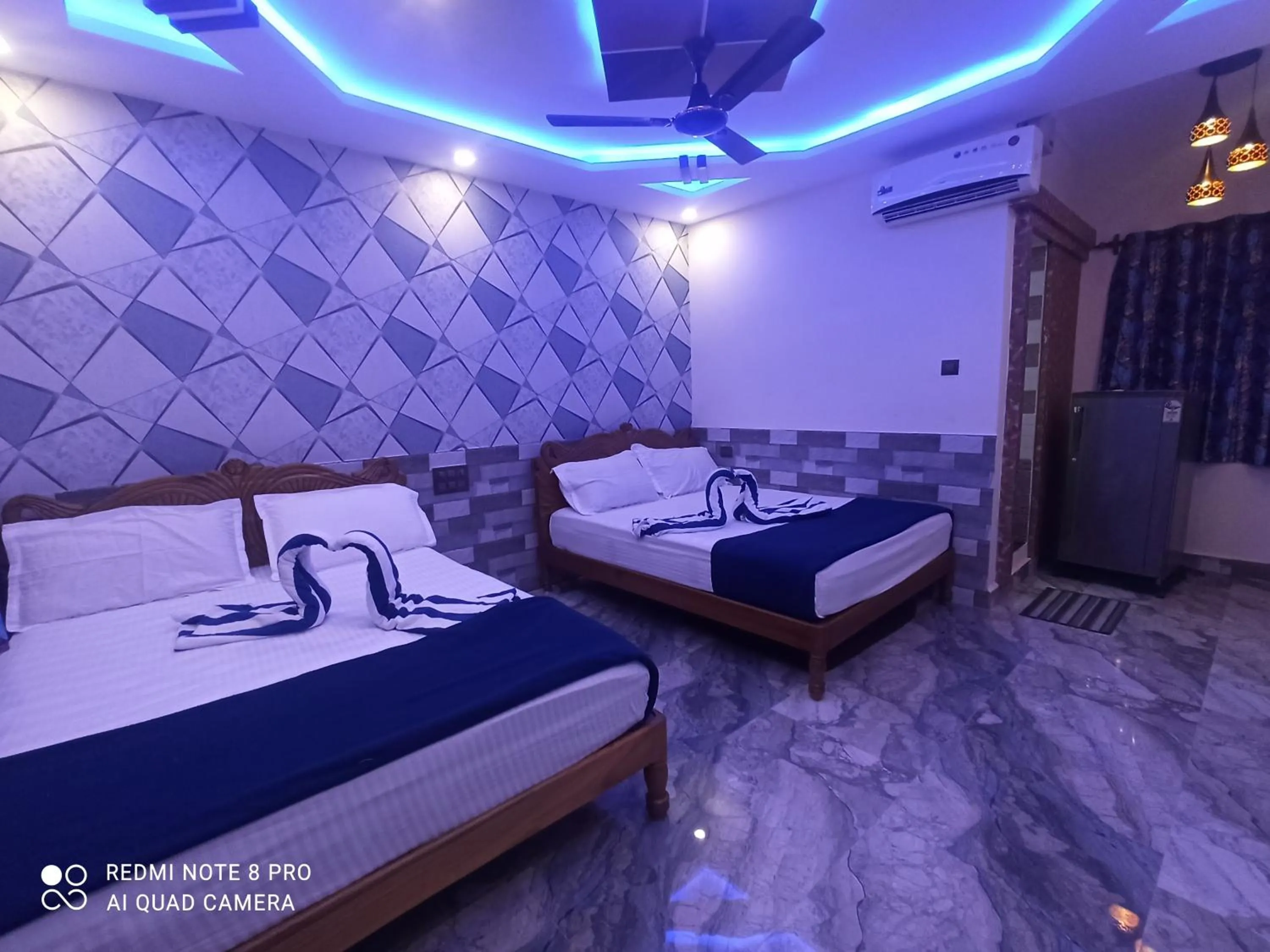 Bed in Richard Inn Residency