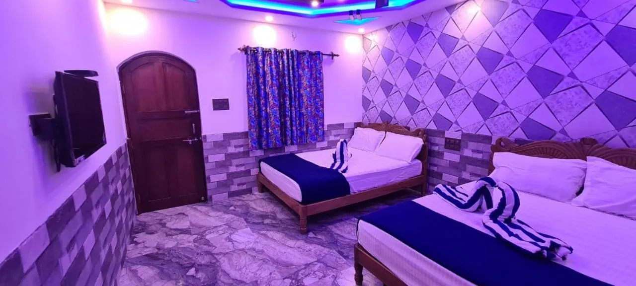 Bed in Richard Inn Residency