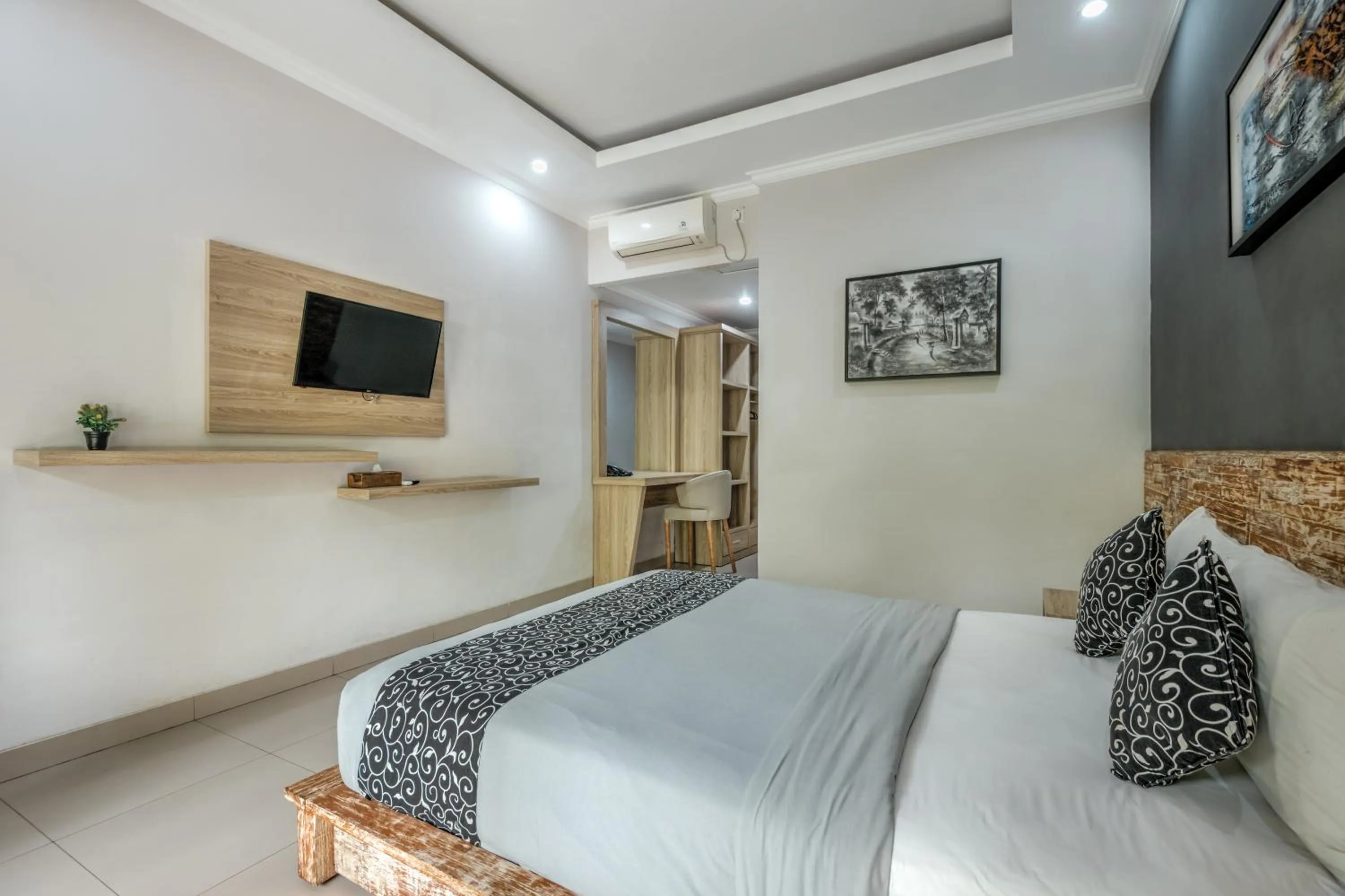 Bedroom, Bed in D Sarian Seminyak