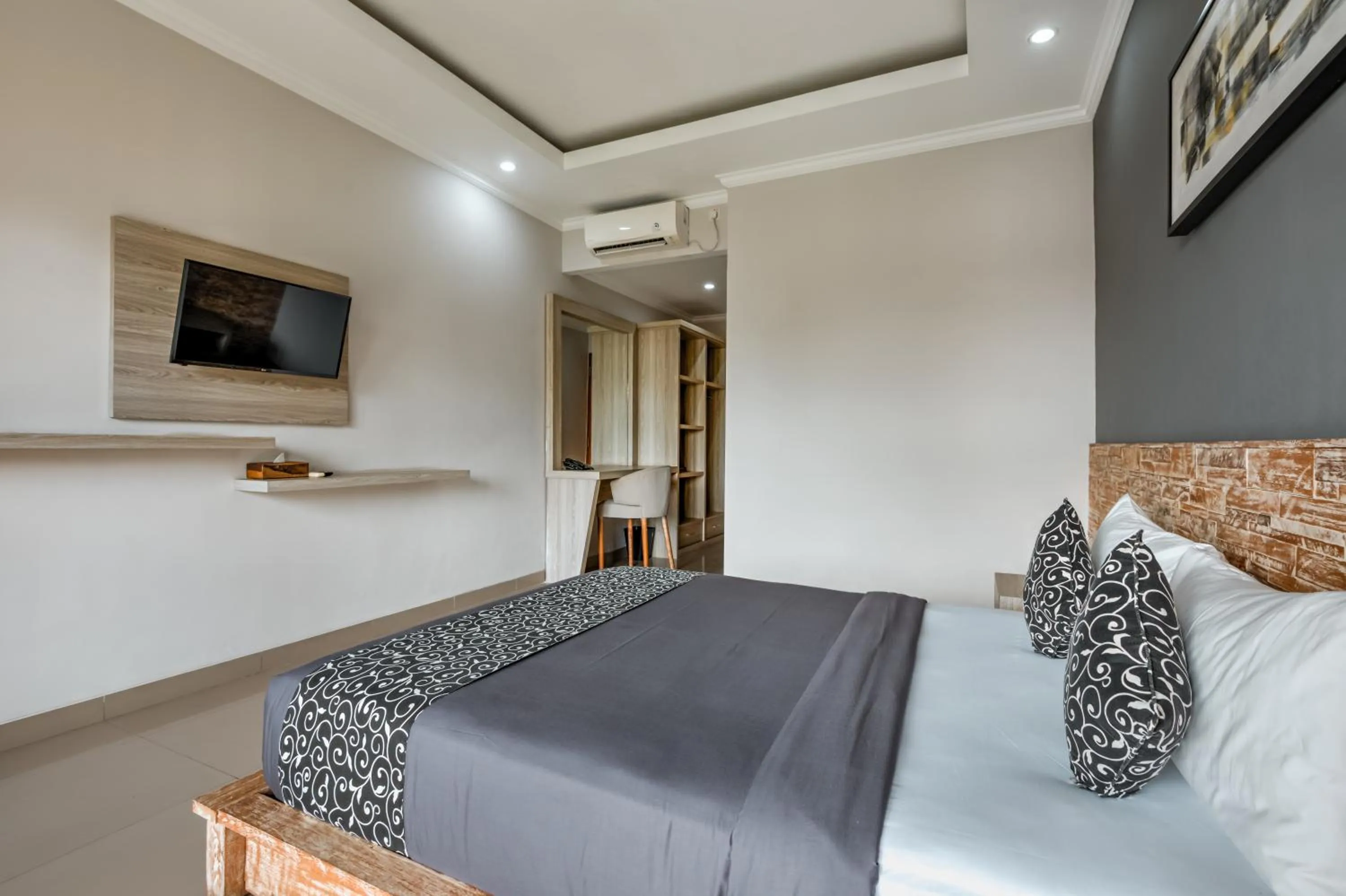 Bedroom, Bed in D Sarian Seminyak