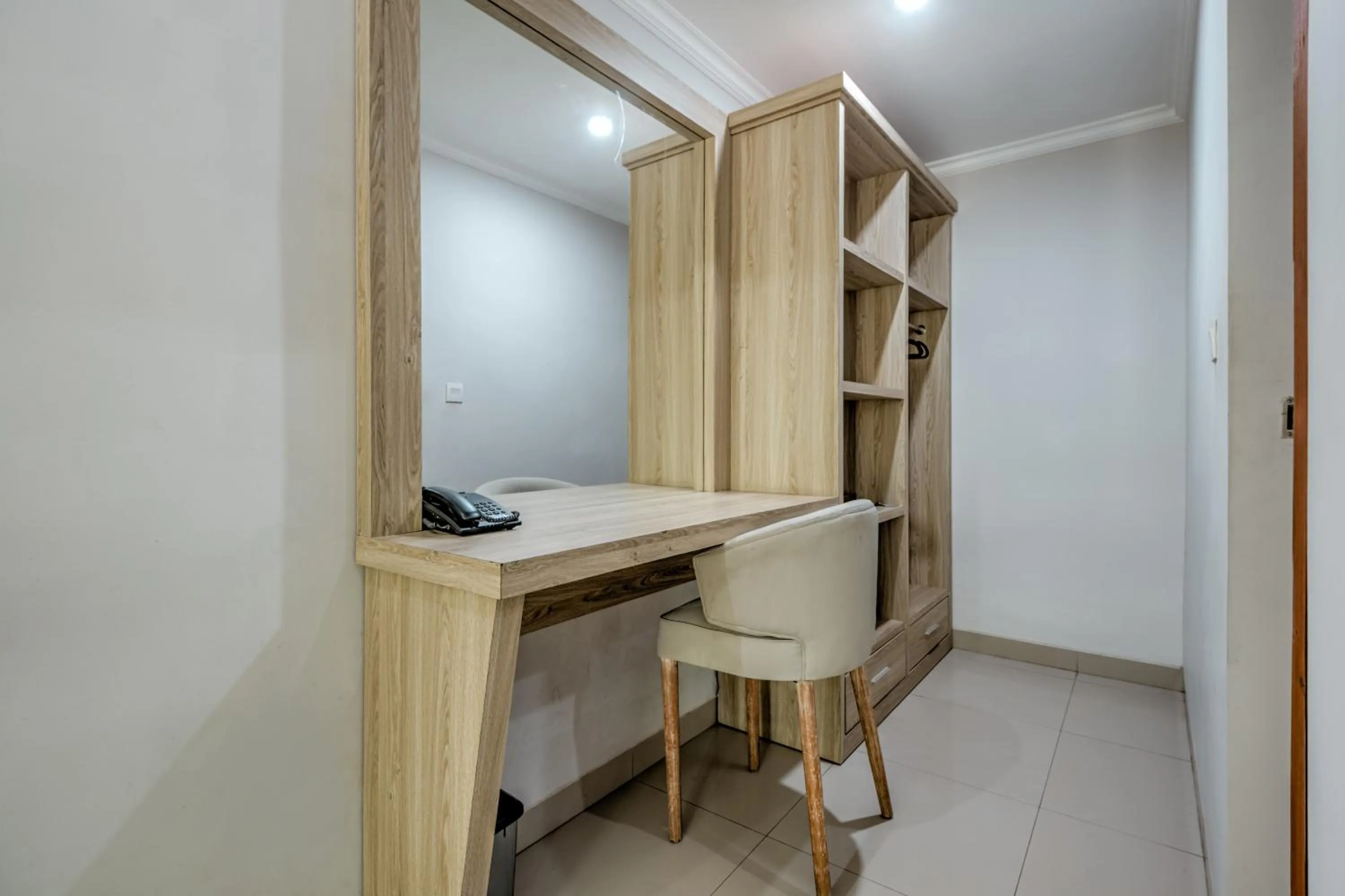 wardrobe in D Sarian Seminyak