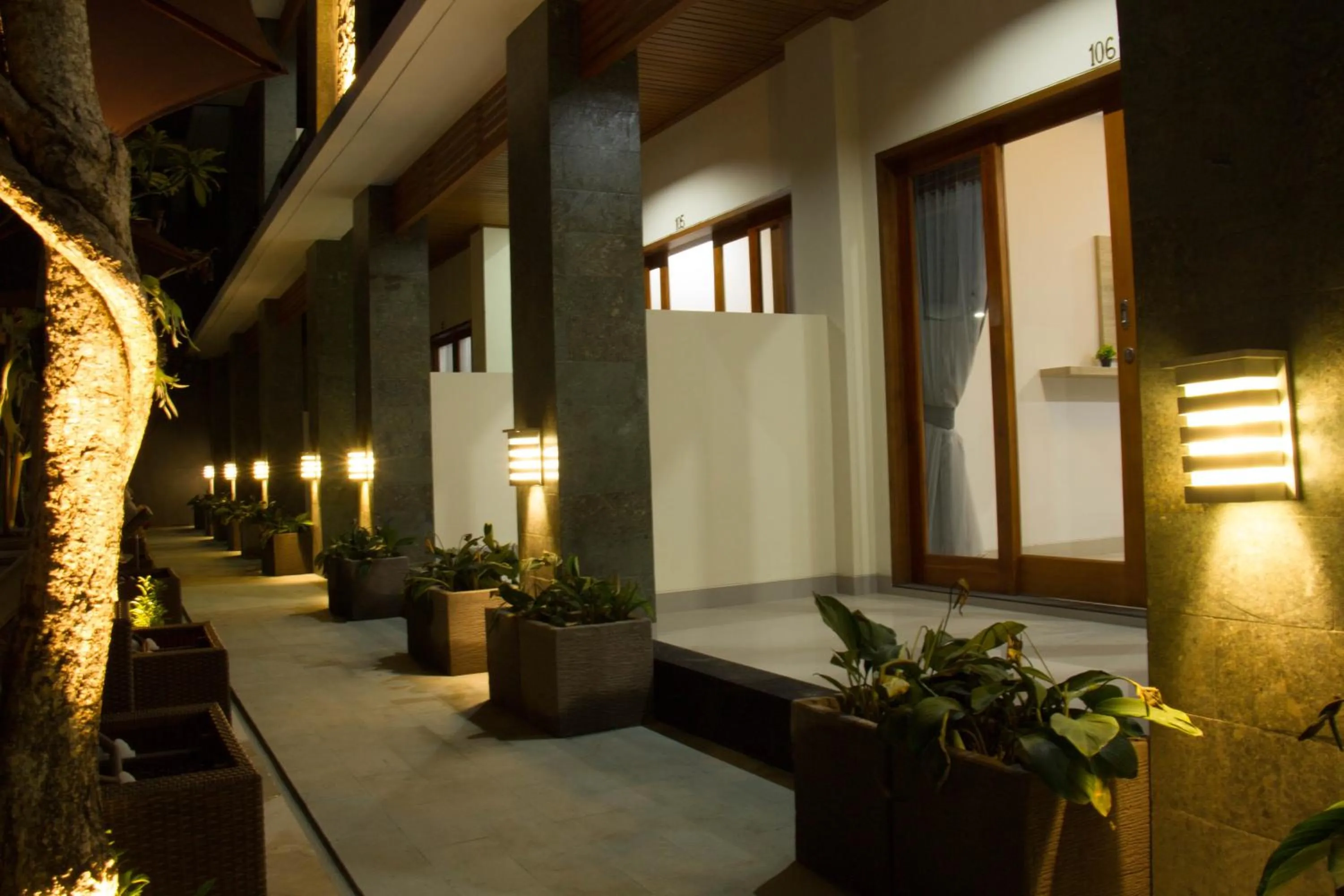 Facade/entrance in D Sarian Seminyak