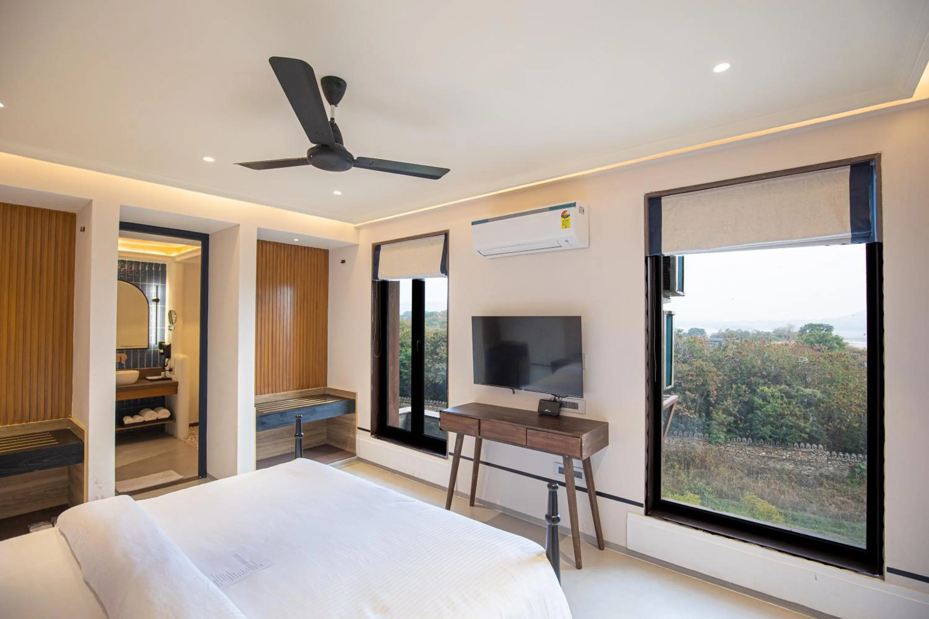 Bed in The Sierra - By The Lake