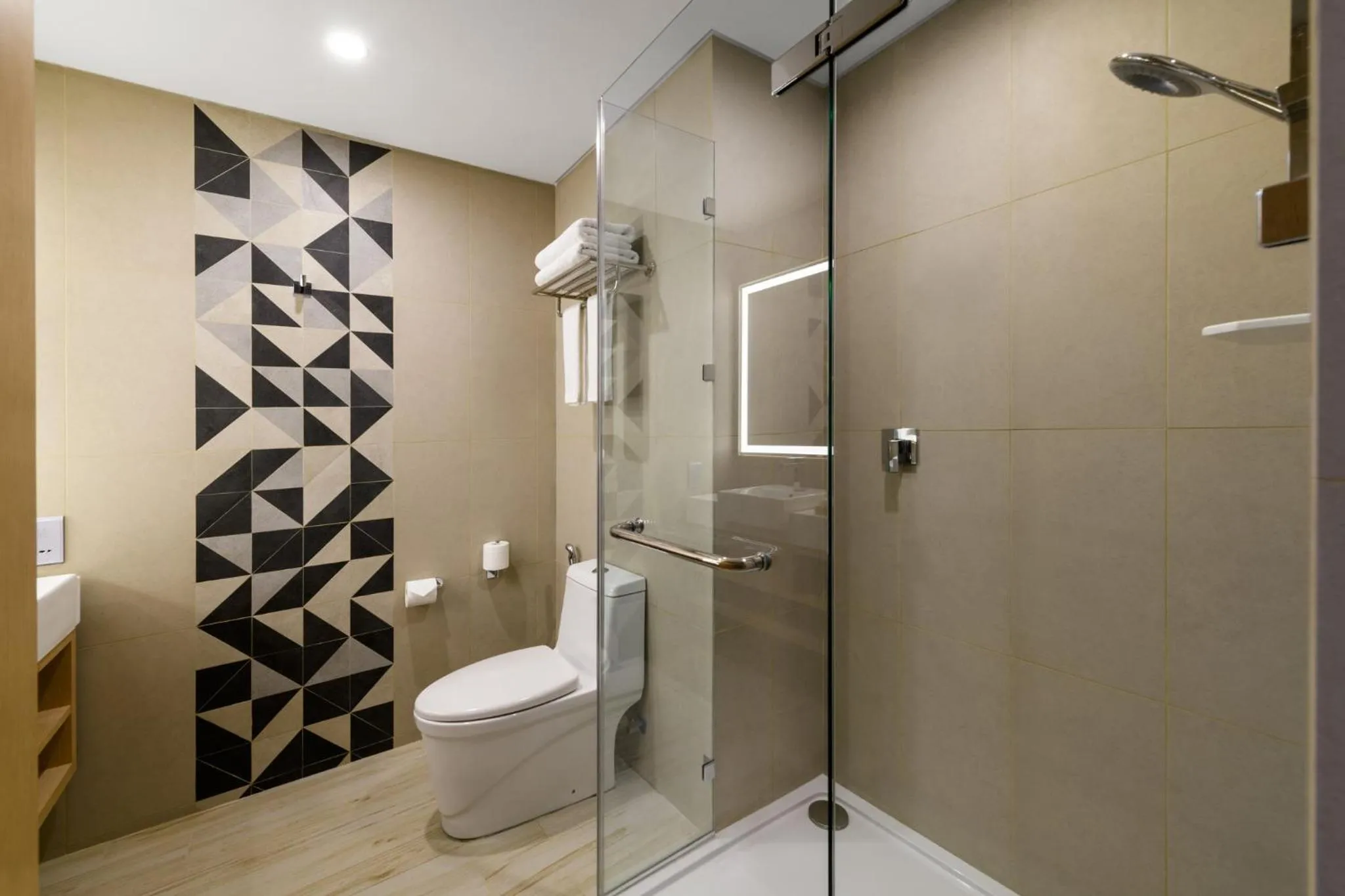 Photo of the whole room in OZO George Town Penang