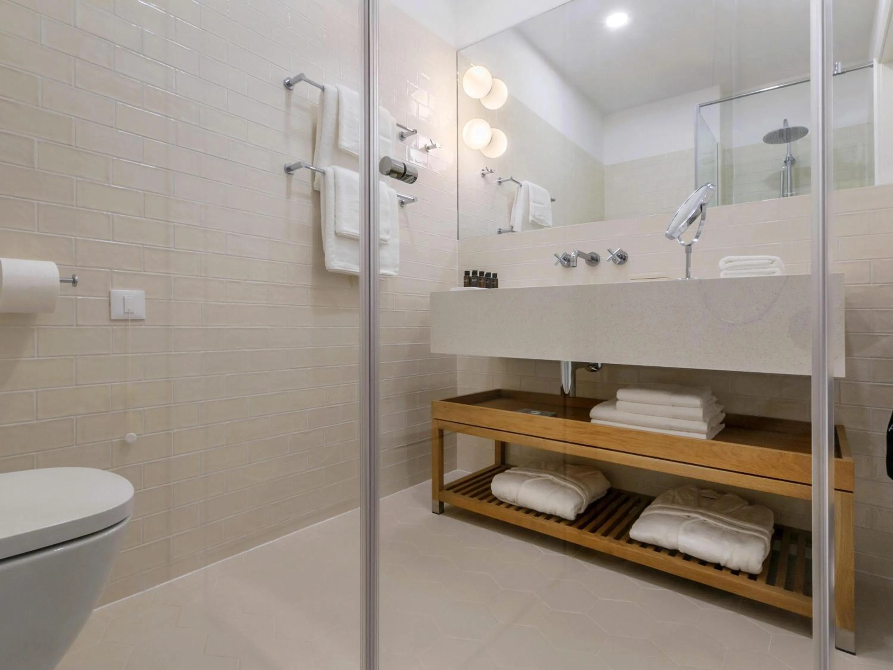 Bedroom in Heritage Hotel FERMAI MGallery Split