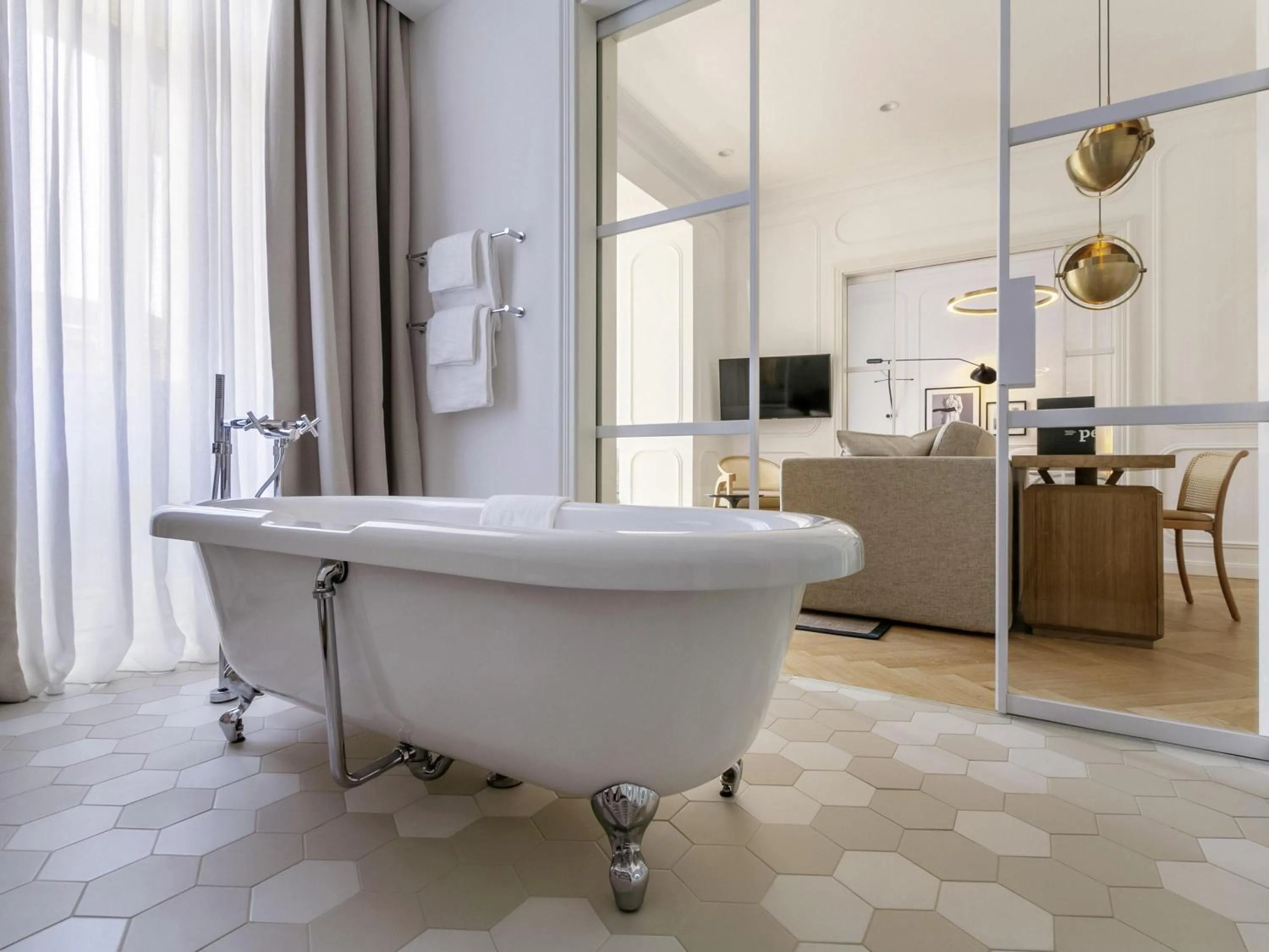 Photo of the whole room in Heritage Hotel FERMAI MGallery Split