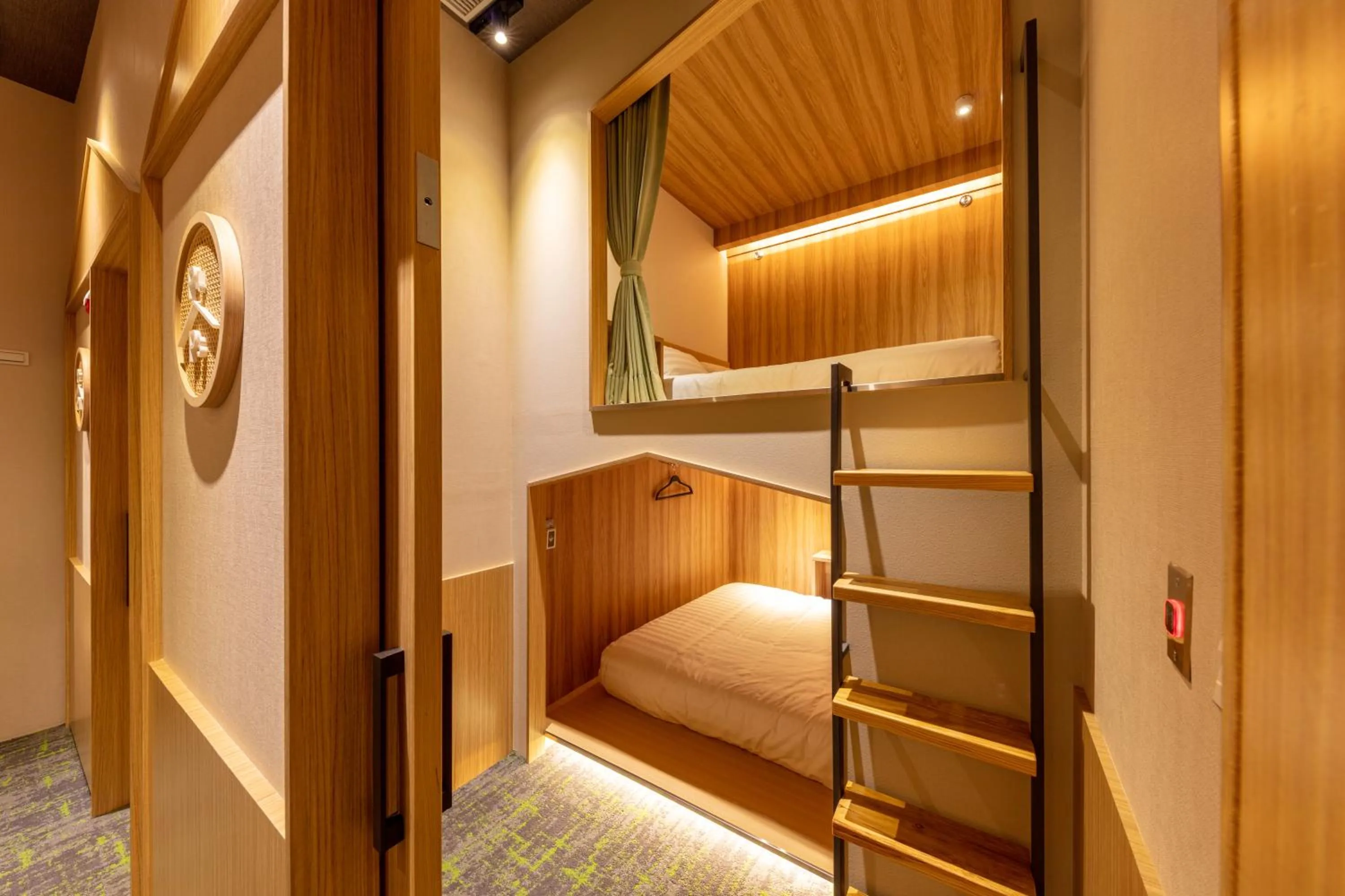 Photo of the whole room, Bed in CHO Stay Capsule Hotel-Taoyuan Airport T2