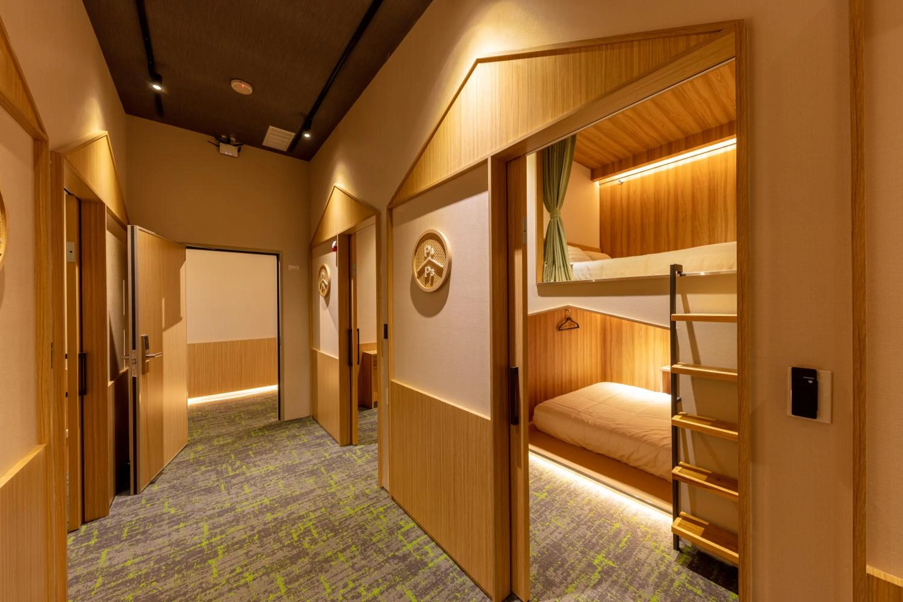 Photo of the whole room, Bed in CHO Stay Capsule Hotel-Taoyuan Airport T2