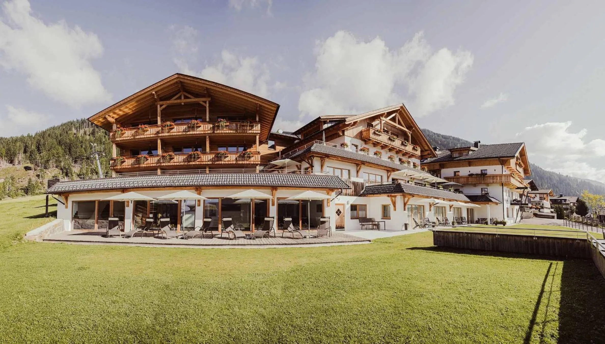 Property building in Tillga Glück - 4 stars