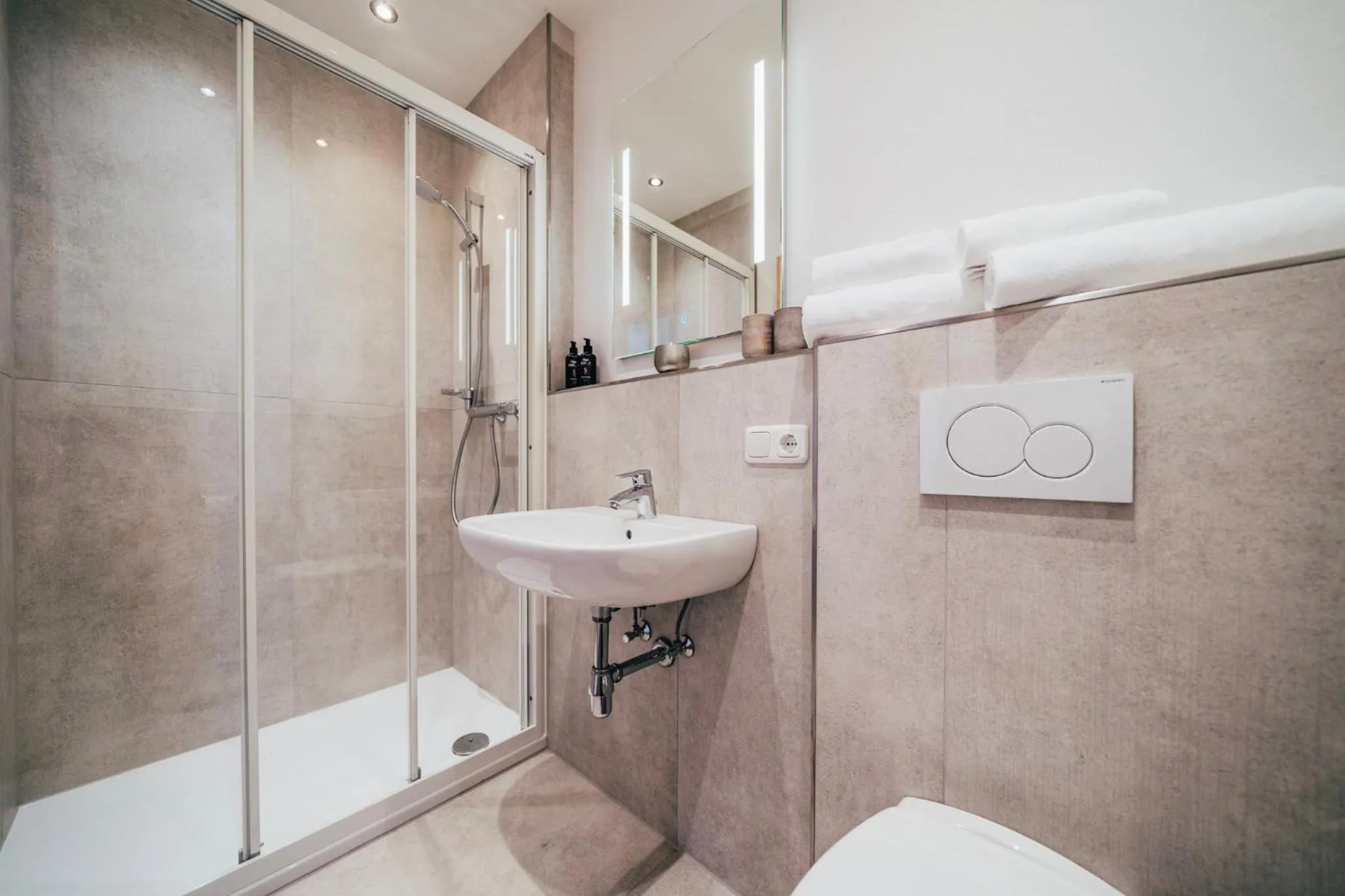 Shower in Tillga Glück - 4 stars