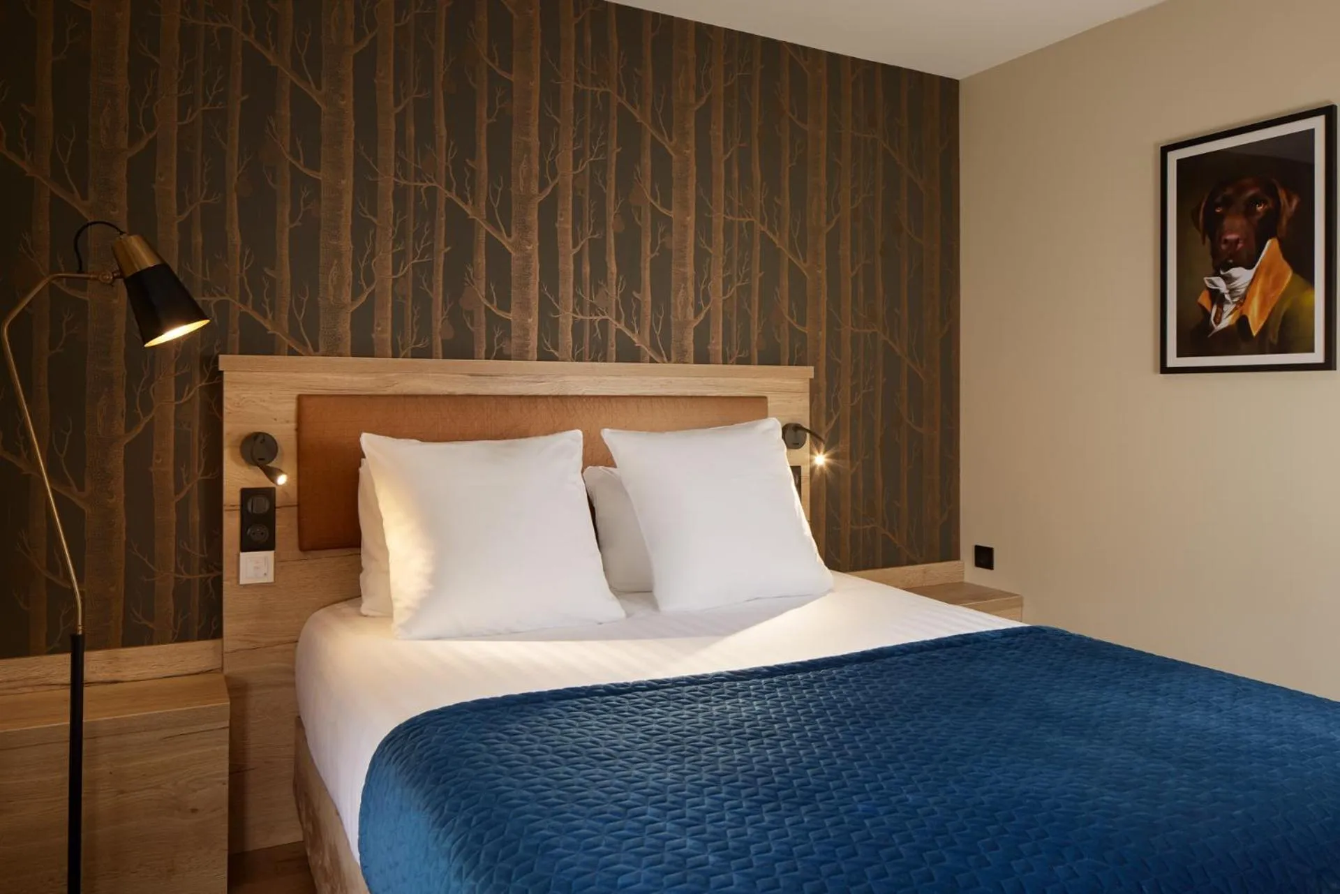 Photo of the whole room, Bed in Les Nomades Beaune