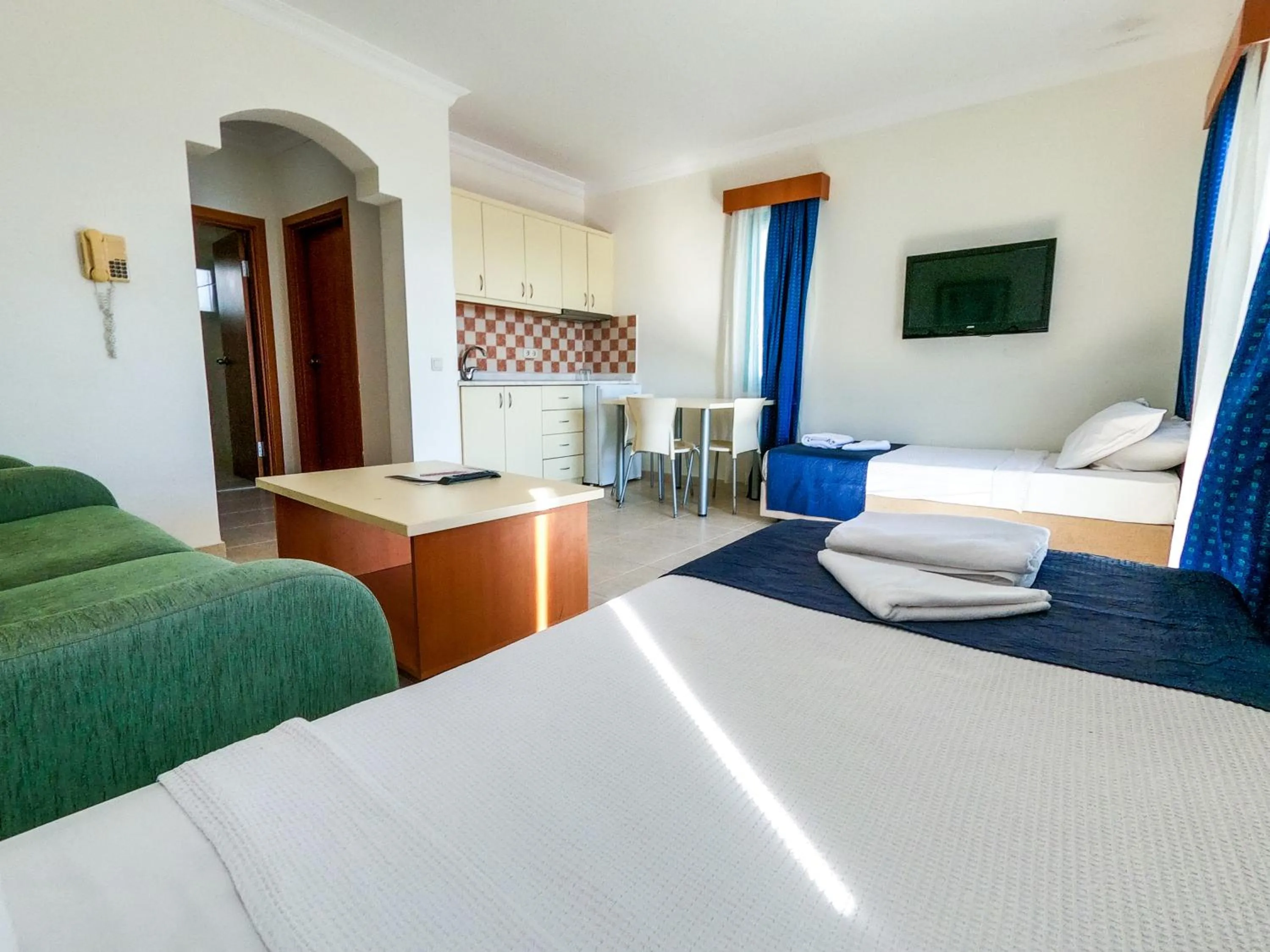 Family in Afytos Bodrum