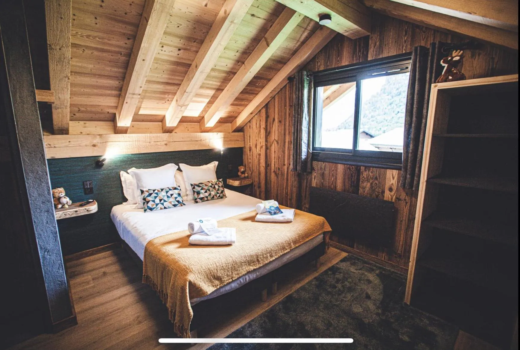 Bedroom, Bed in Les Mazots des Fées