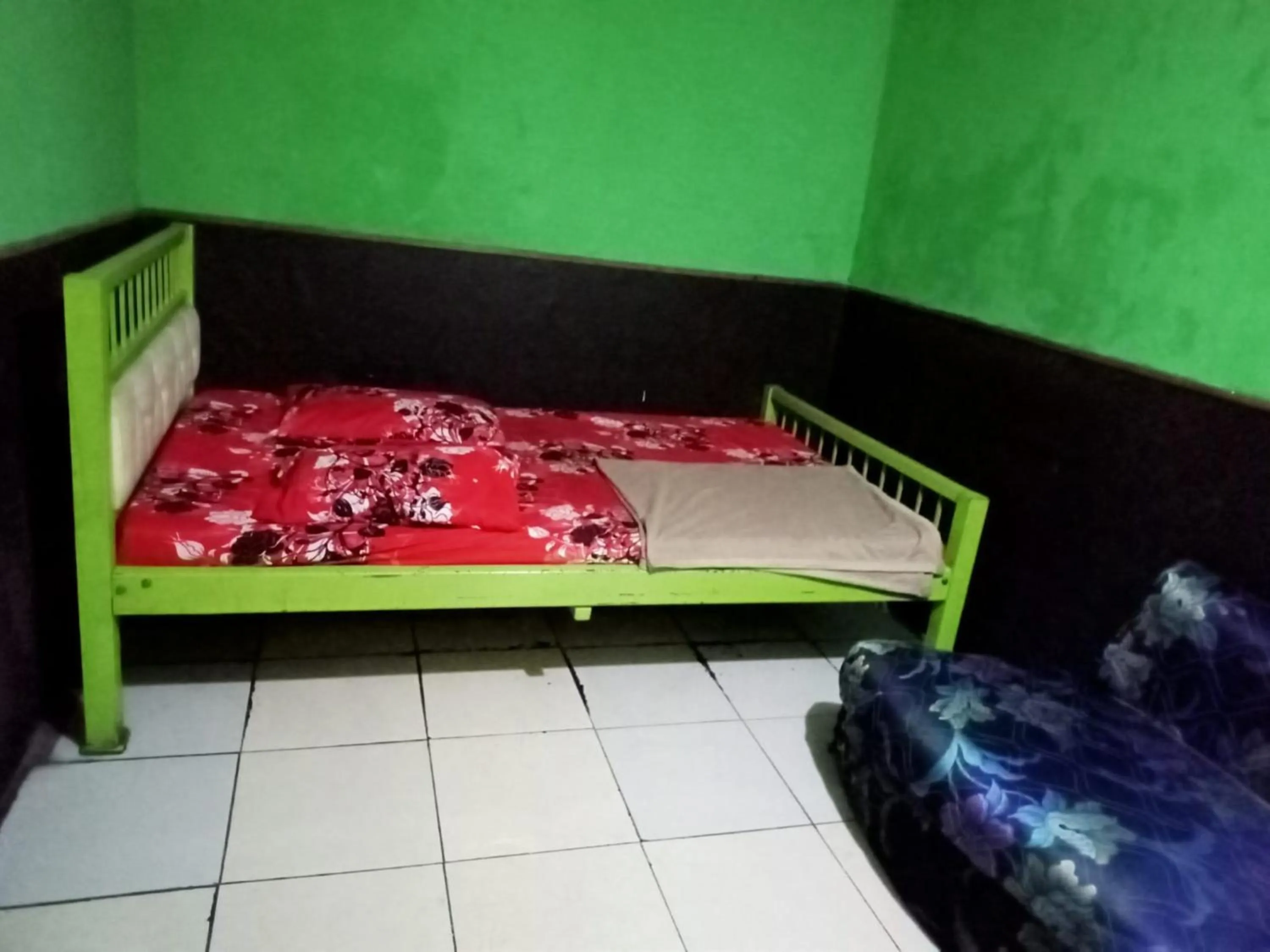 Bedroom, Bed in Penginapan 99