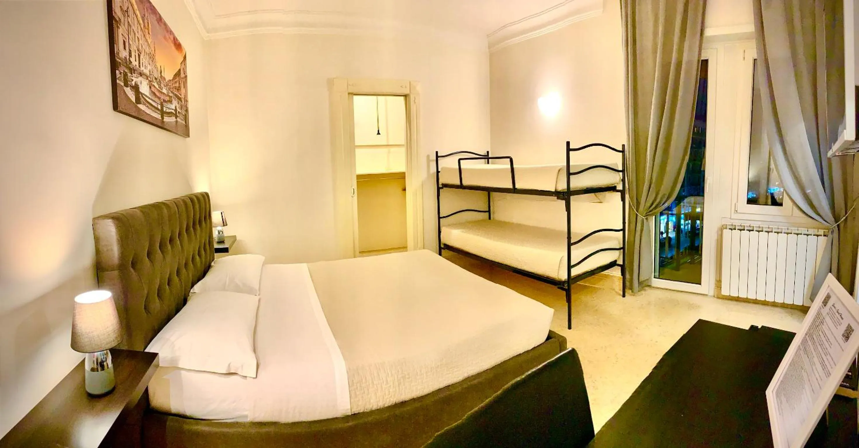 Photo of the whole room, Bed in Simon's Guest House Rome