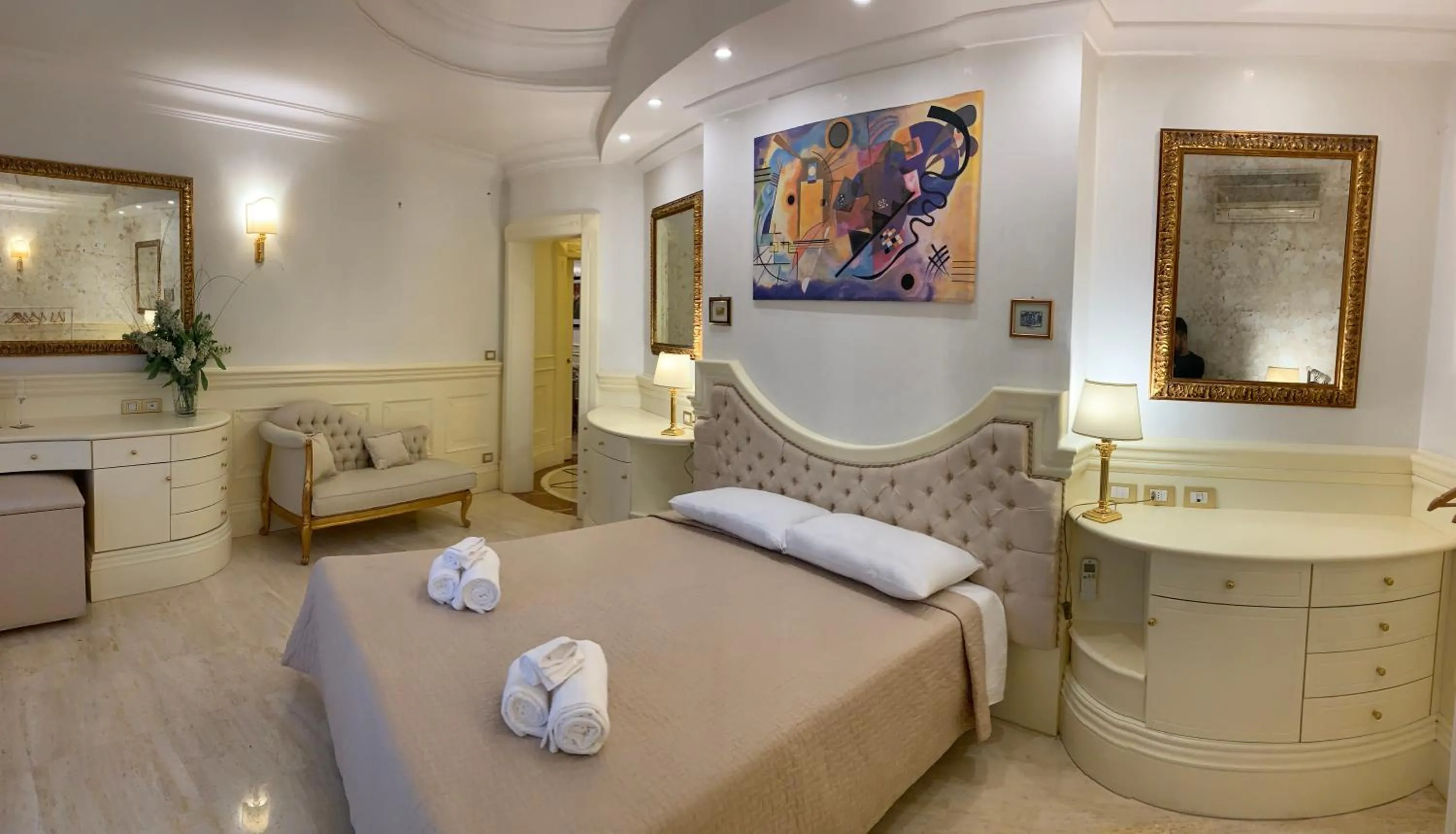 Photo of the whole room, Bed in Simon's Guest House Rome