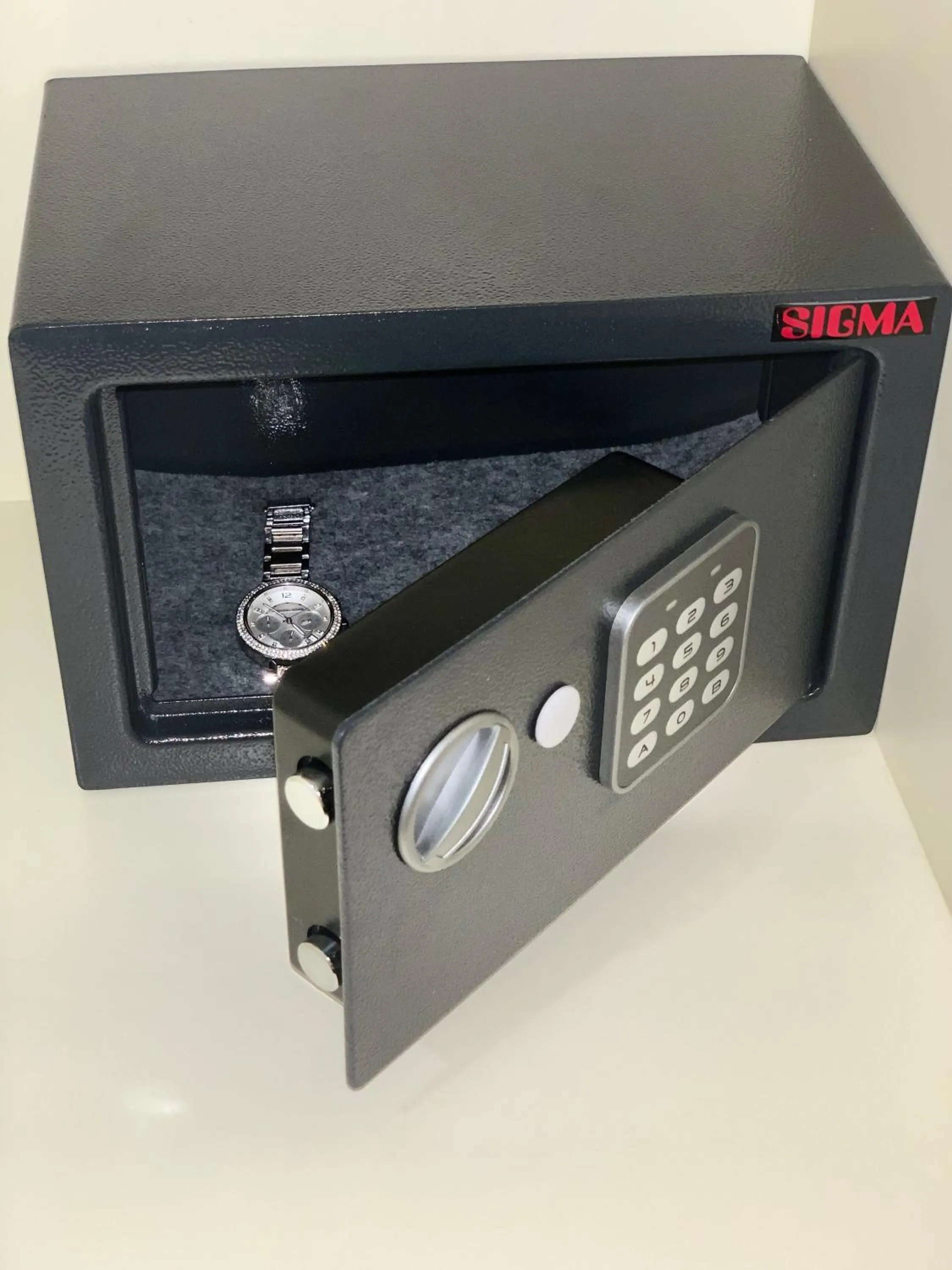 safe in Simon's Guest House Rome