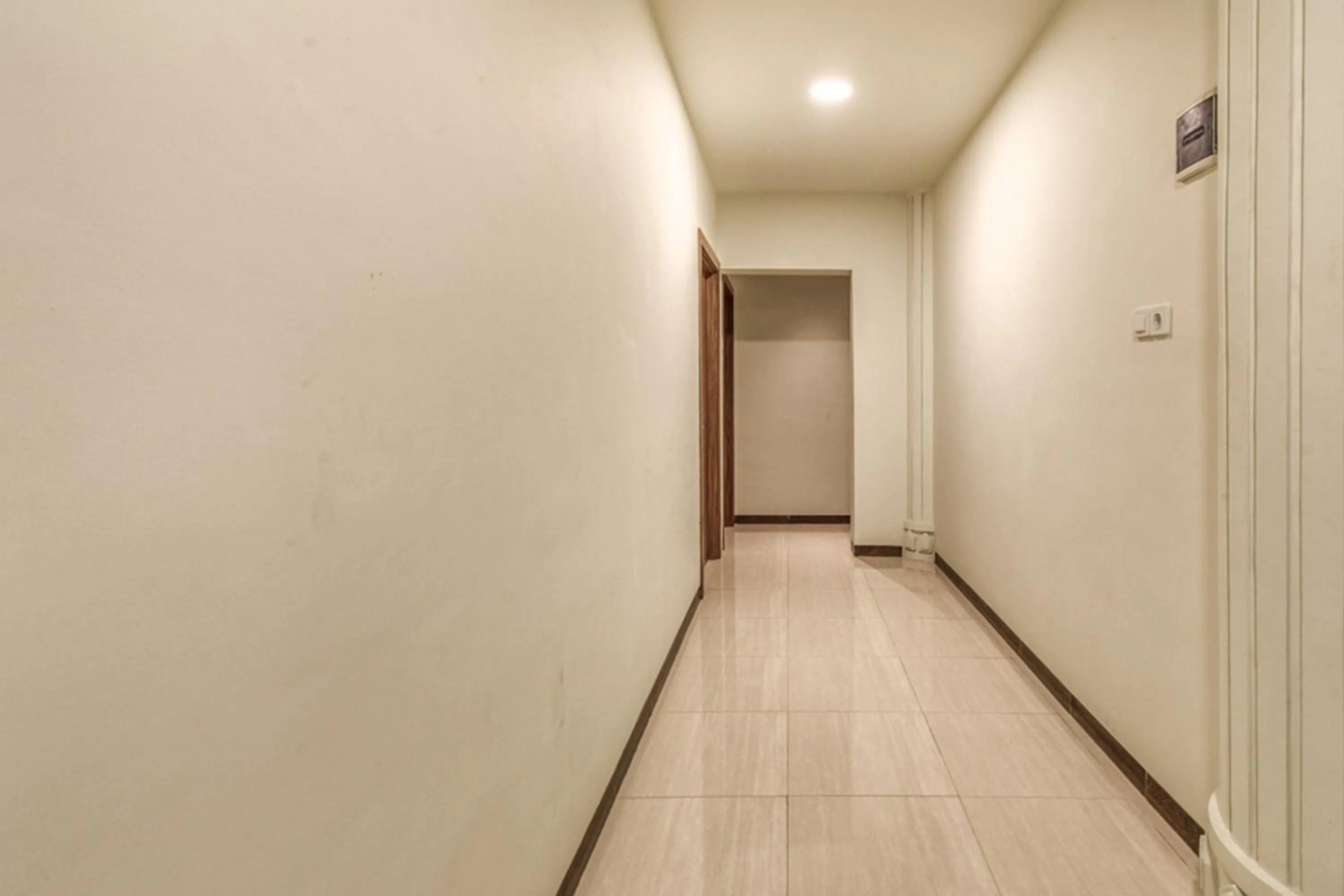 RedDoorz Plus near Akademi Kepolisian Semarang 3