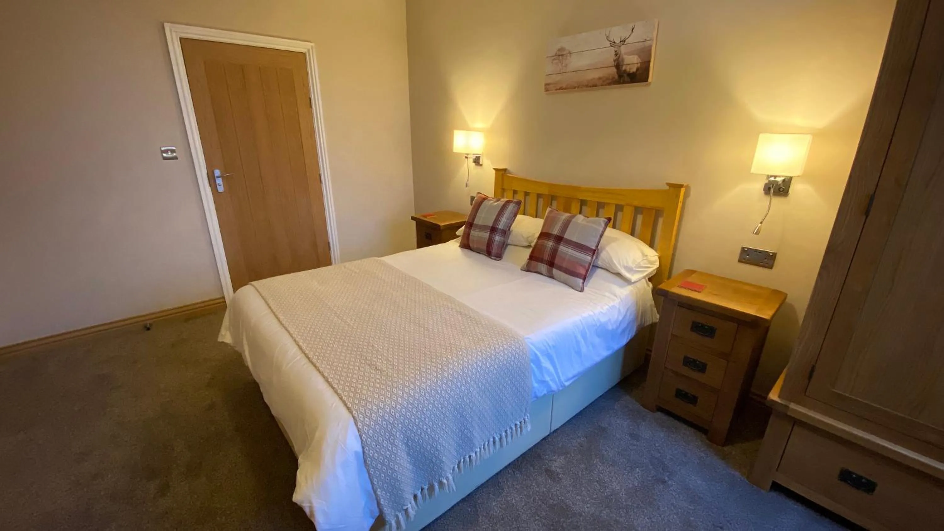 Double Room with Private Bathroom in Butterchurn Guest House